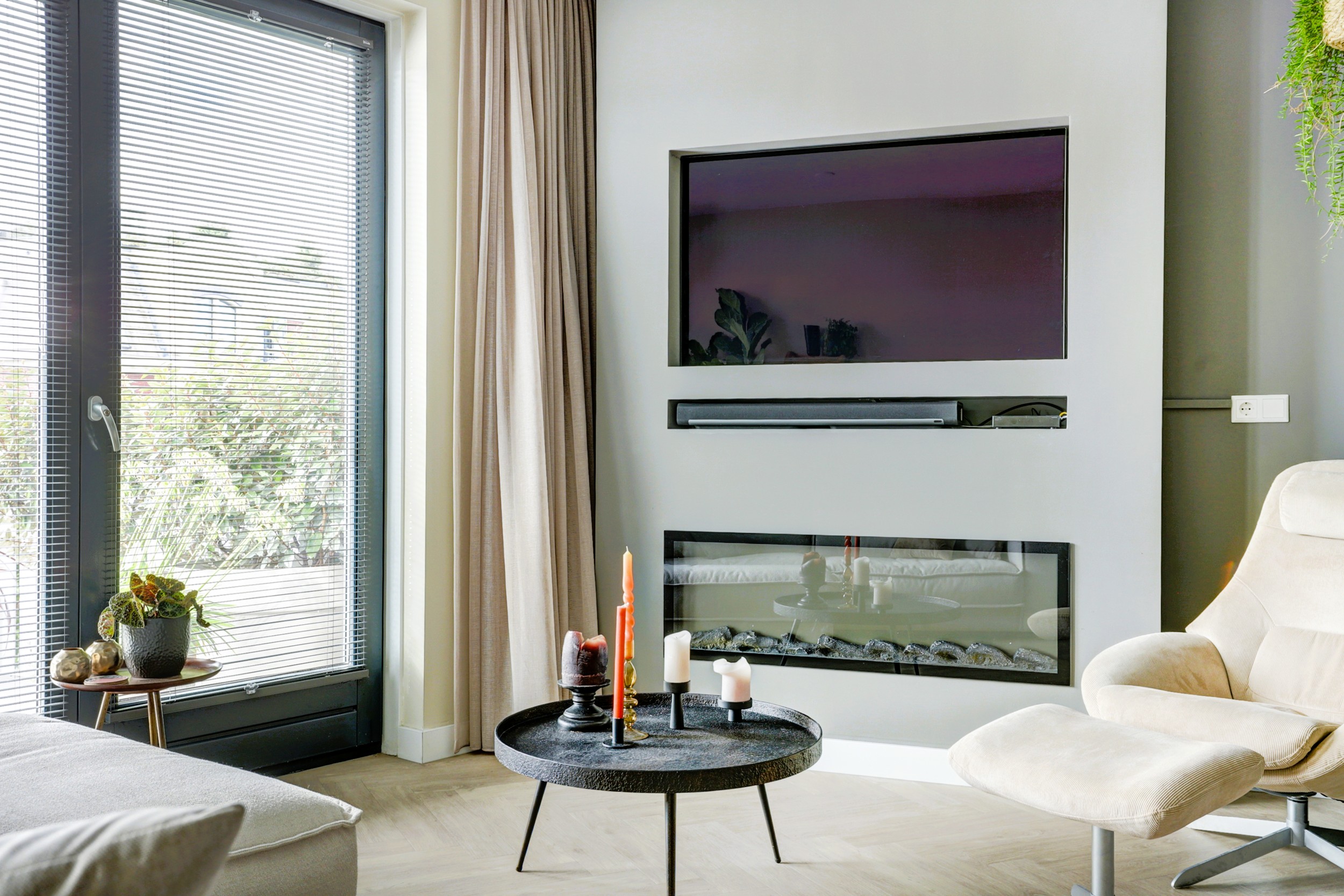 '$houseDetails->street_name'.' '.'$houseDetails->number'