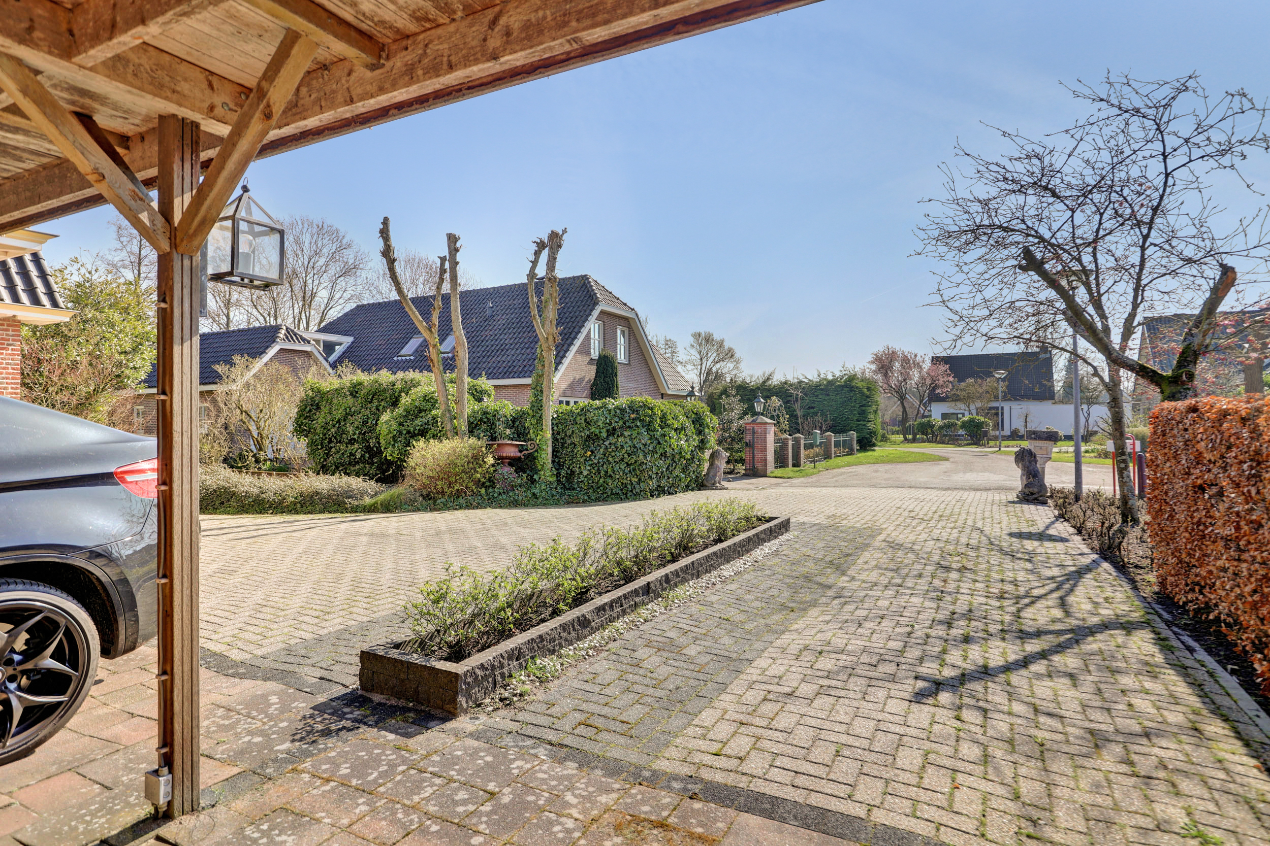 '$houseDetails->street_name'.' '.'$houseDetails->number'