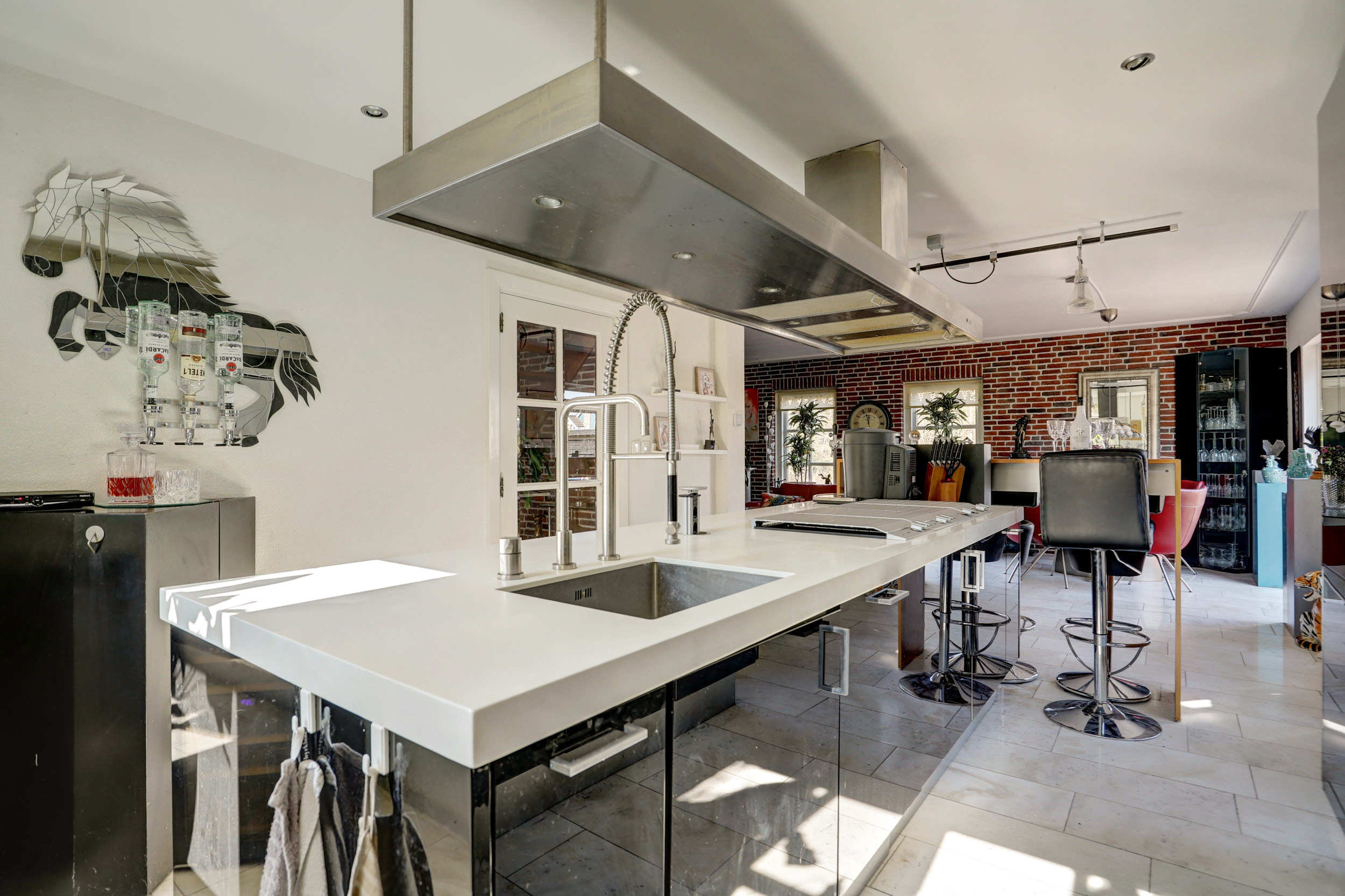 '$houseDetails->street_name'.' '.'$houseDetails->number'