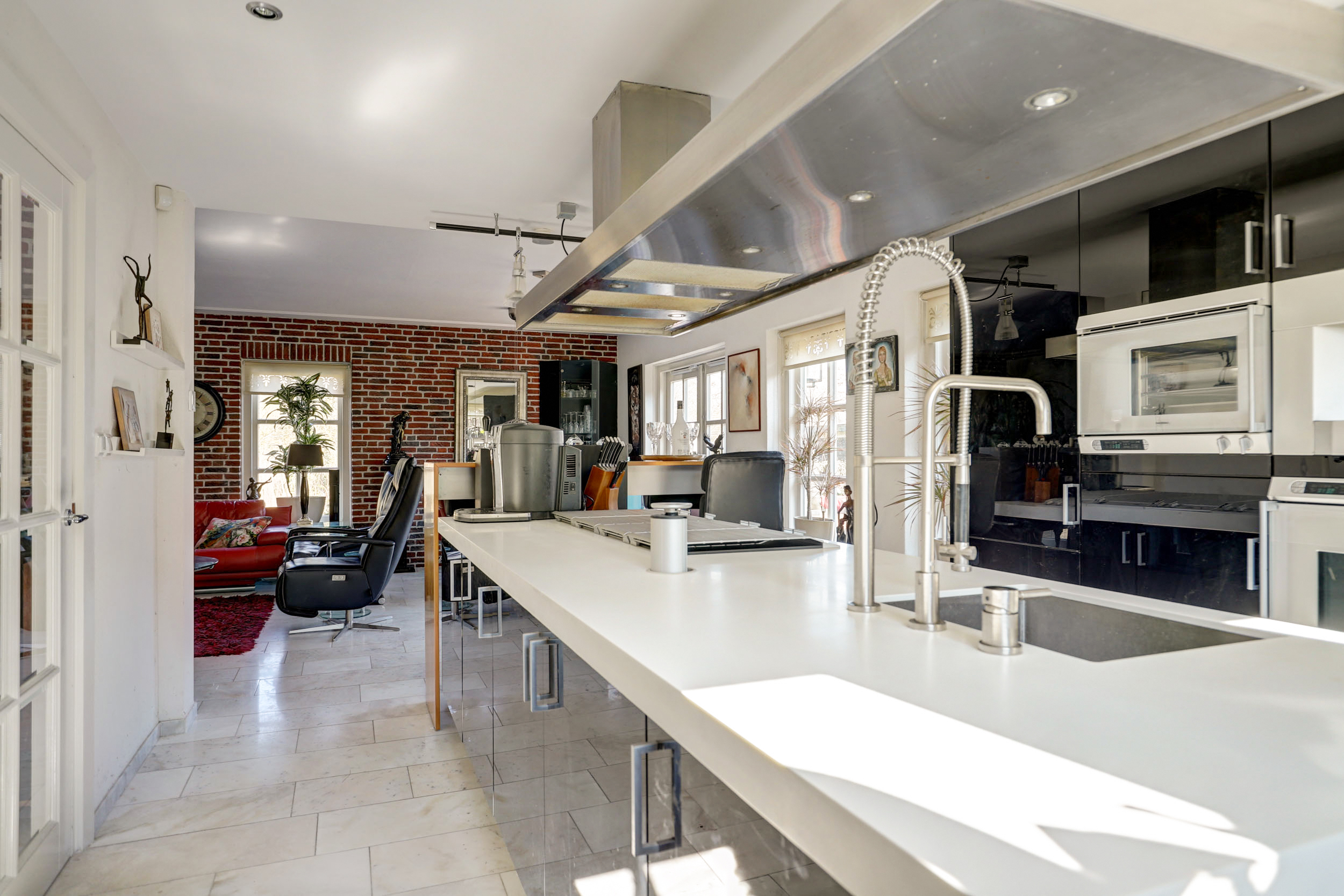 '$houseDetails->street_name'.' '.'$houseDetails->number'