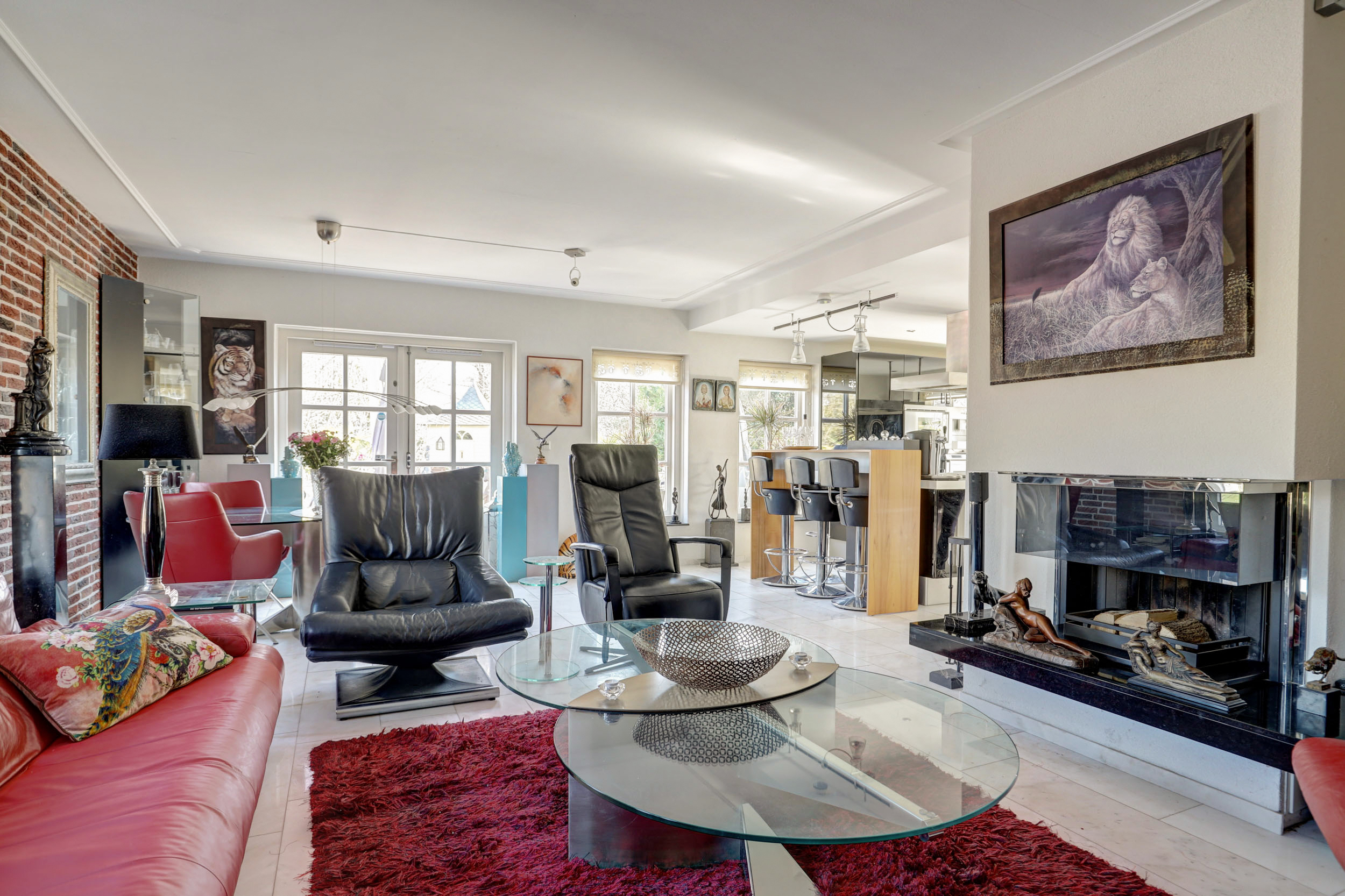 '$houseDetails->street_name'.' '.'$houseDetails->number'