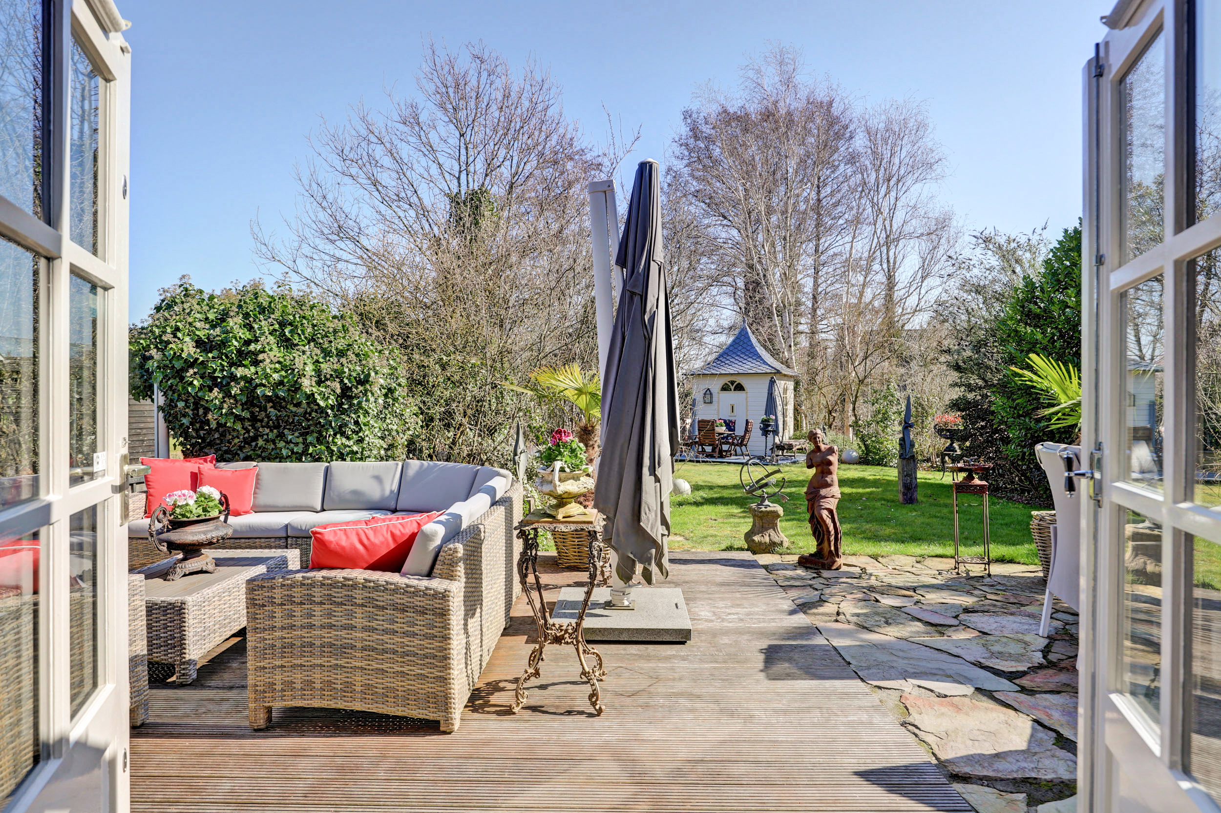 '$houseDetails->street_name'.' '.'$houseDetails->number'