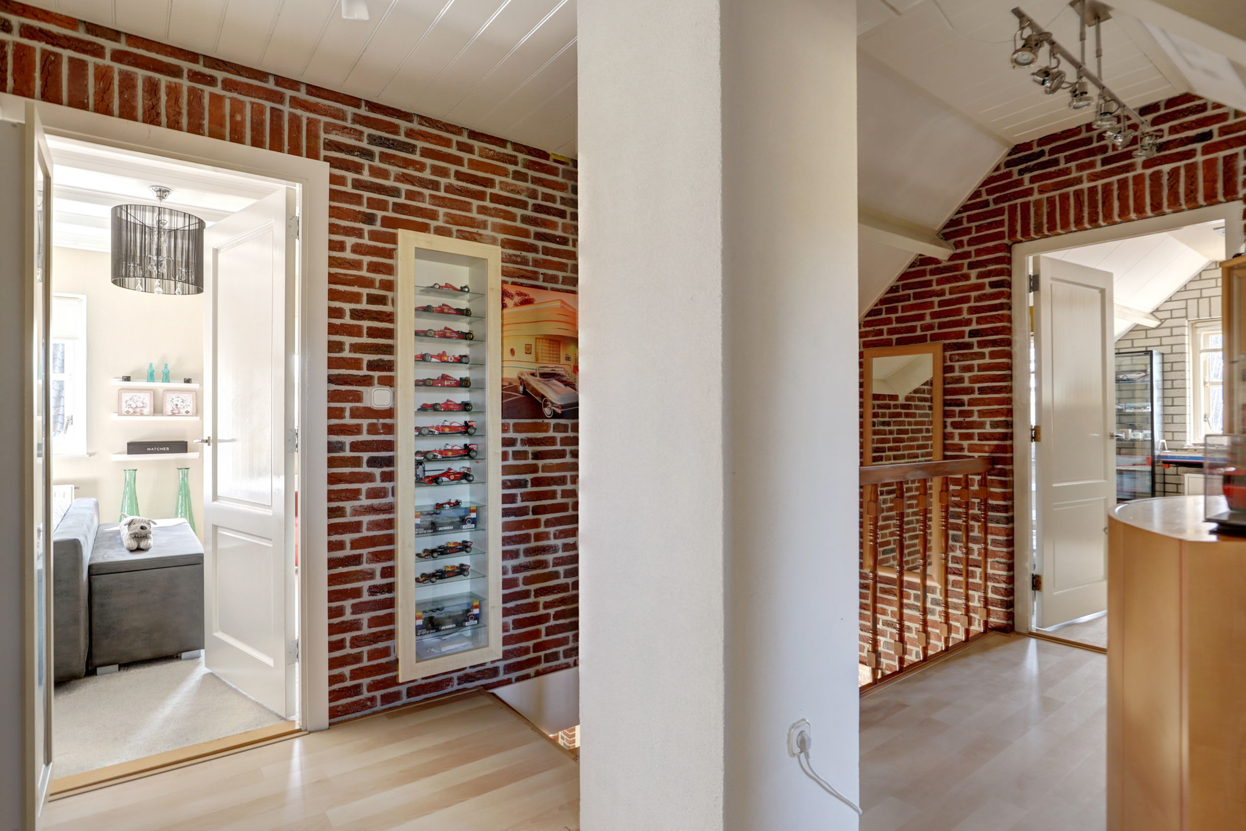 '$houseDetails->street_name'.' '.'$houseDetails->number'