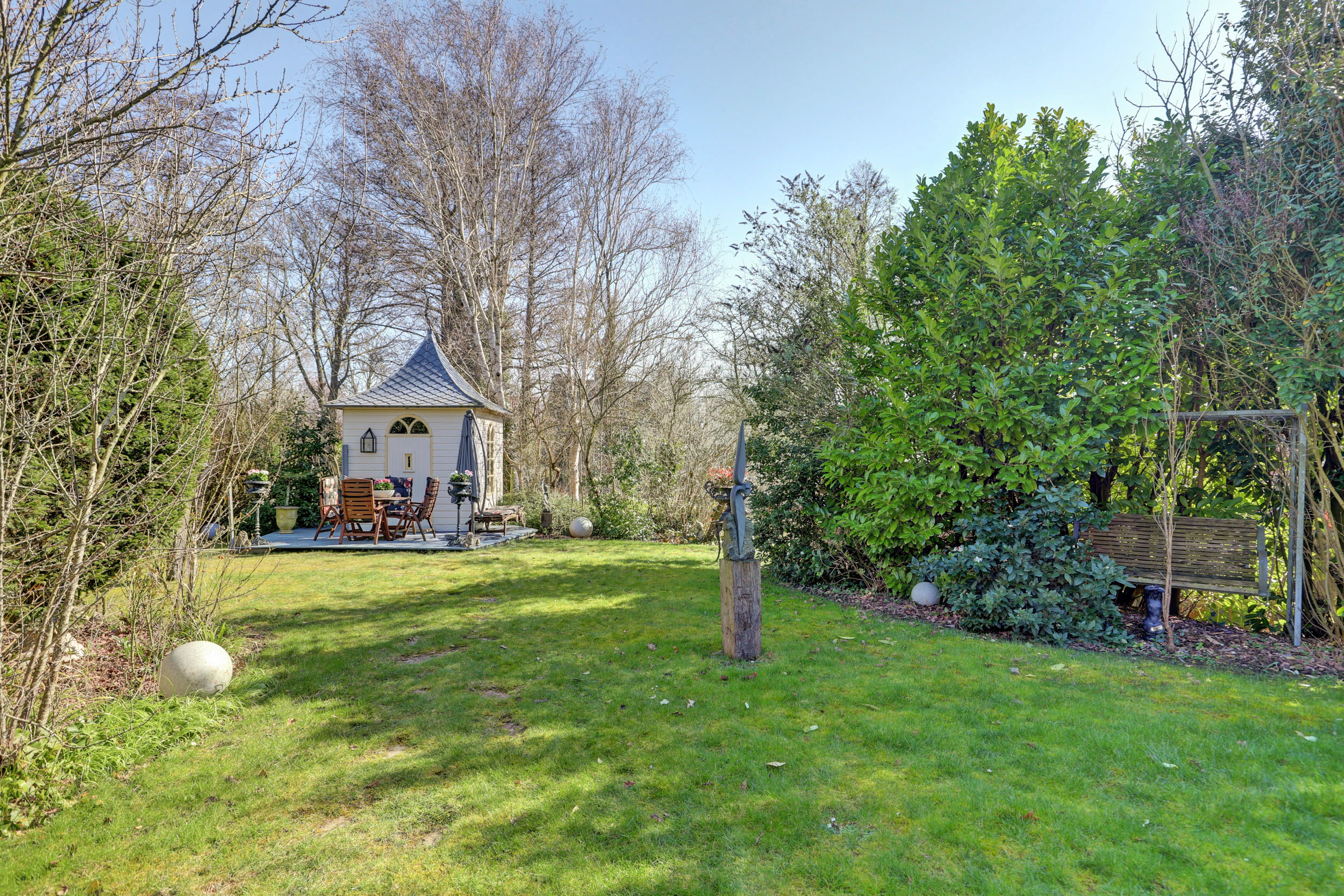 '$houseDetails->street_name'.' '.'$houseDetails->number'