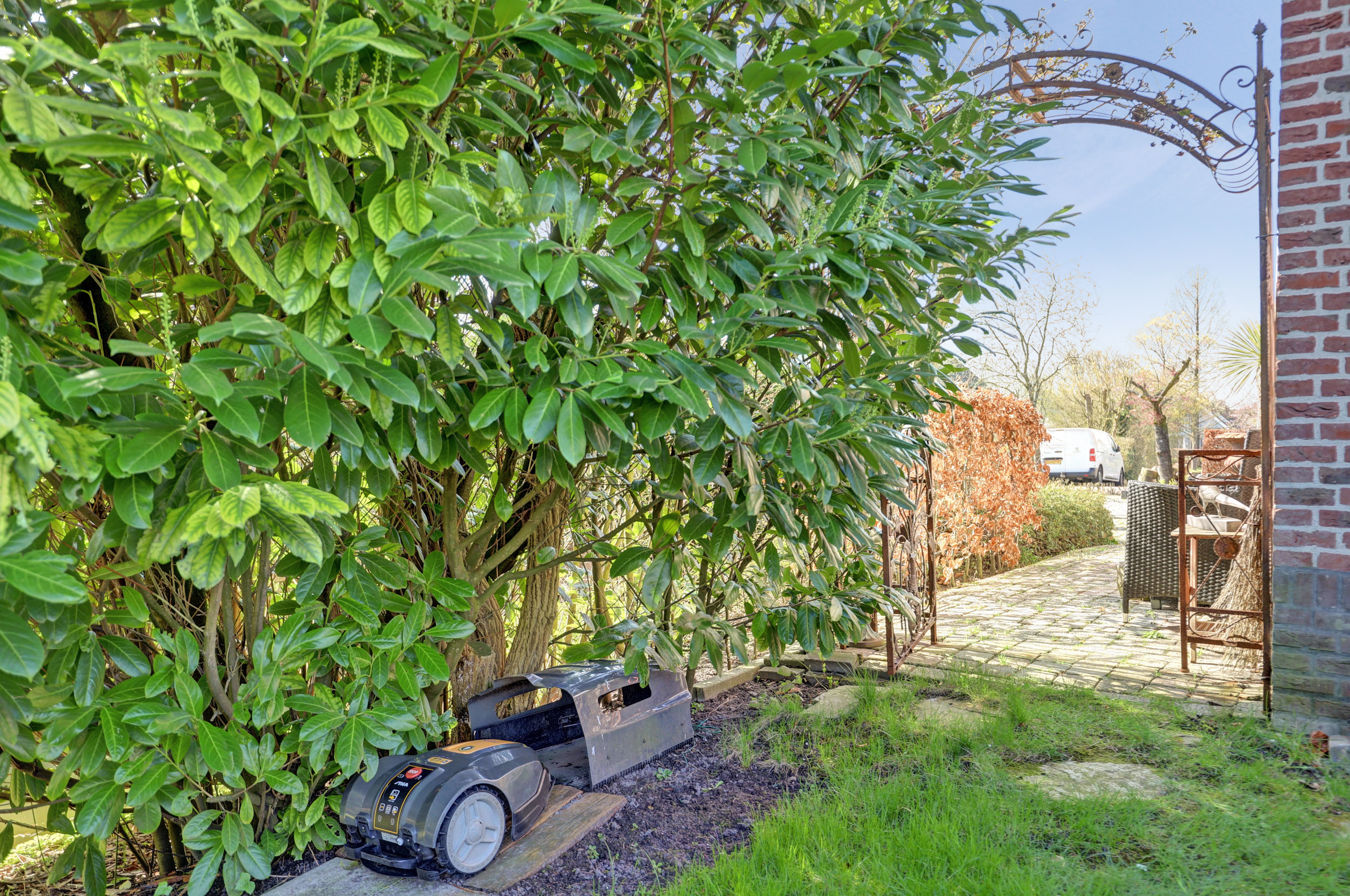 '$houseDetails->street_name'.' '.'$houseDetails->number'