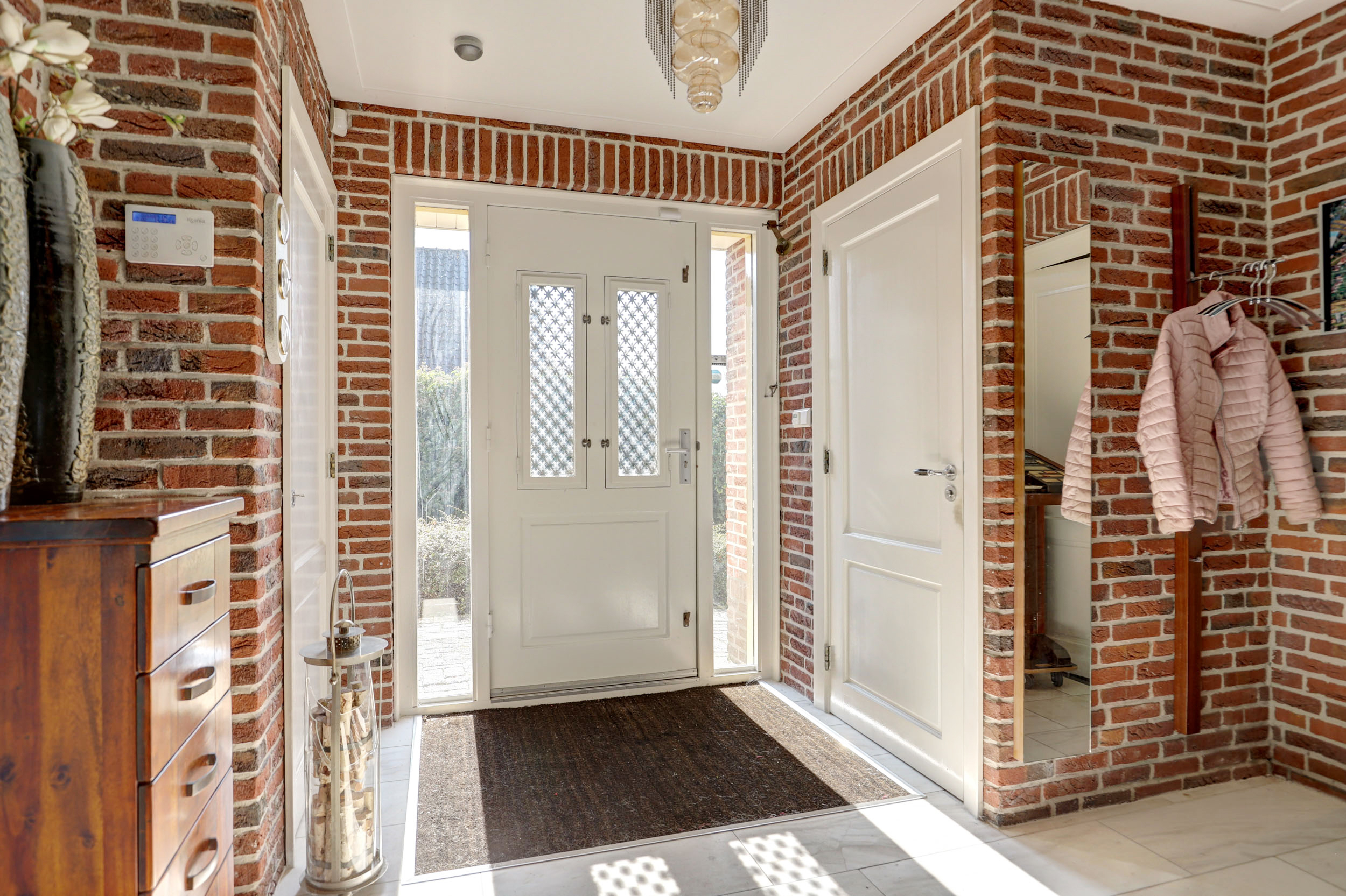 '$houseDetails->street_name'.' '.'$houseDetails->number'