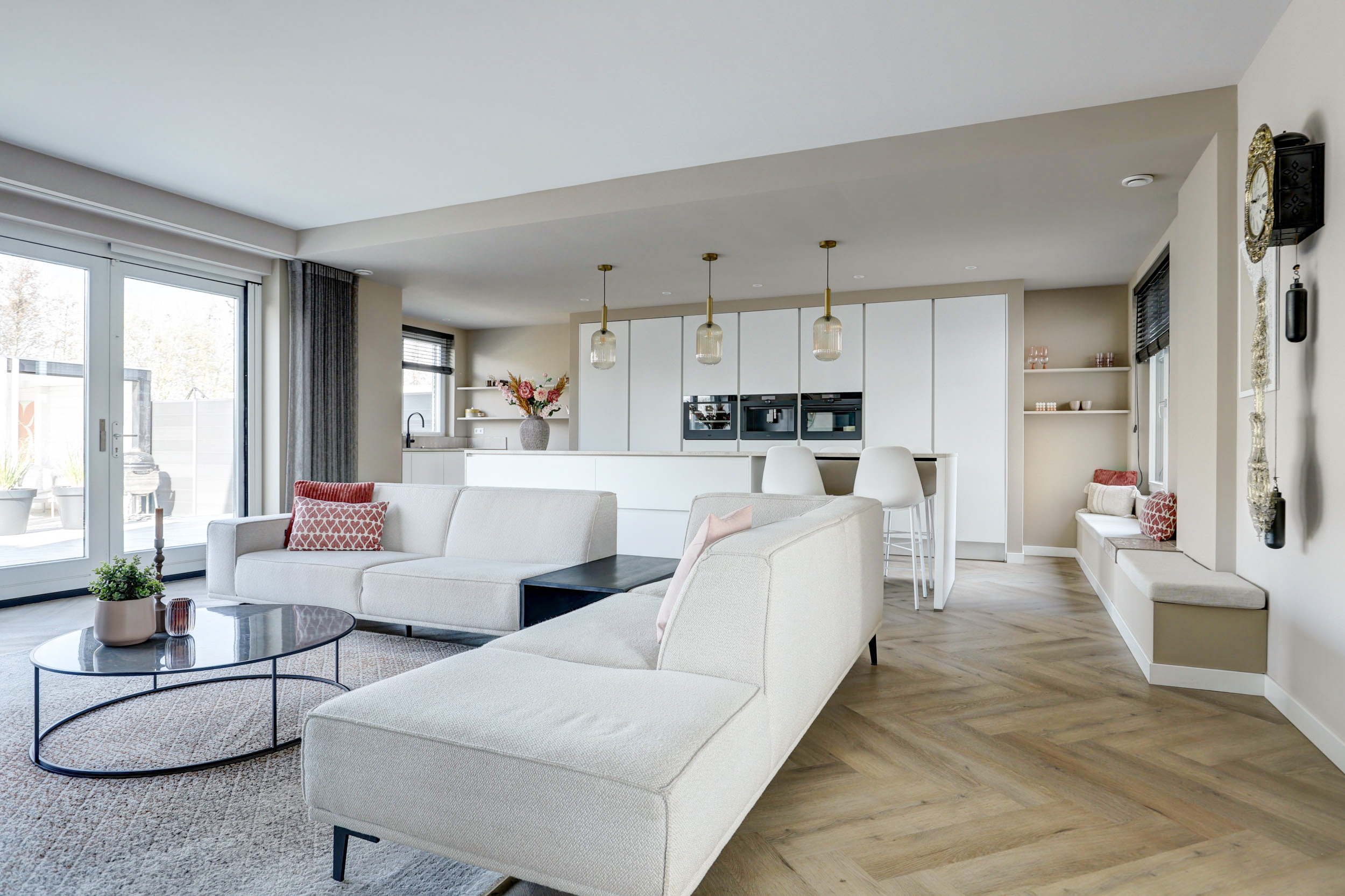 '$houseDetails->street_name'.' '.'$houseDetails->number'