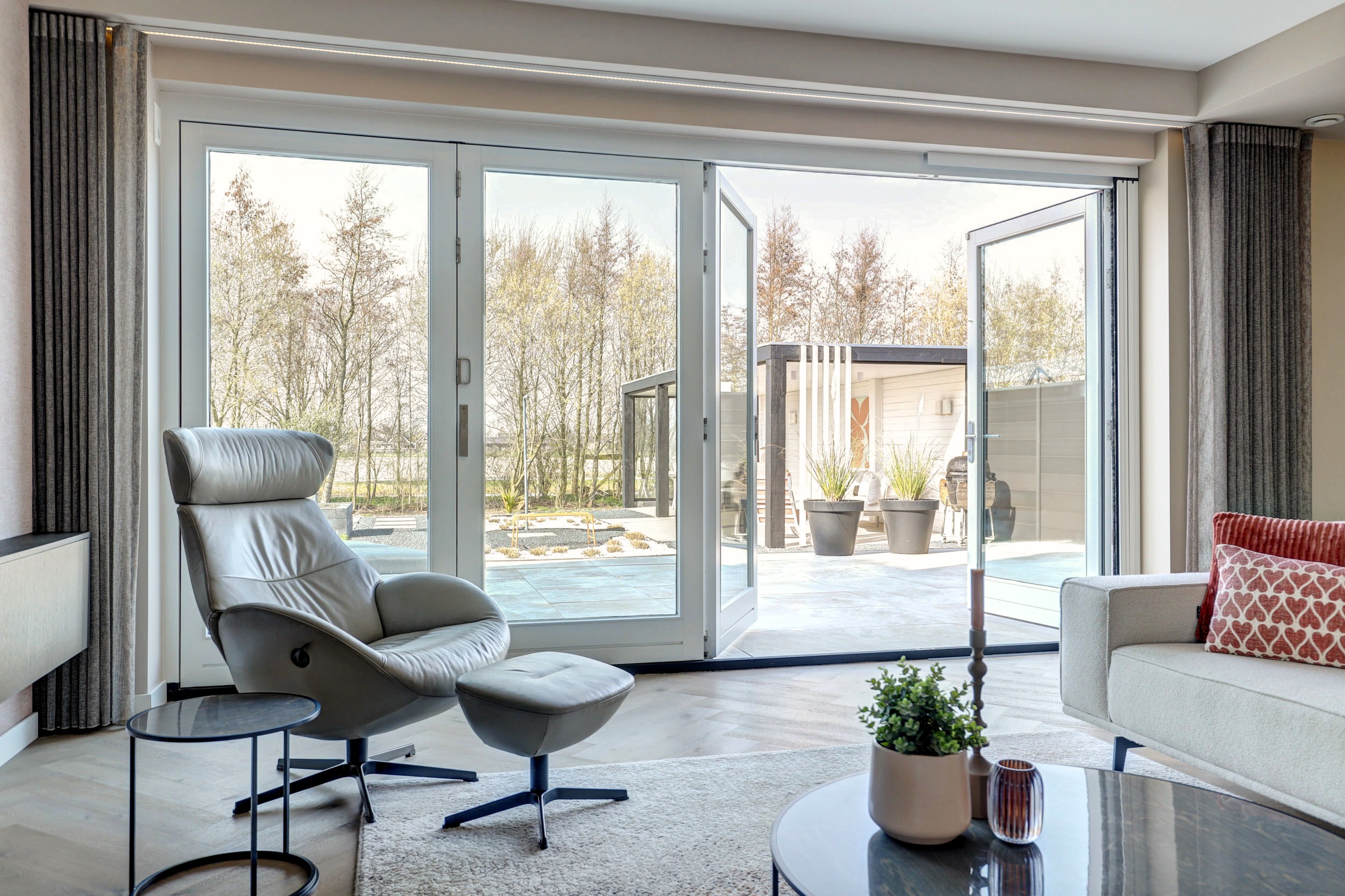 '$houseDetails->street_name'.' '.'$houseDetails->number'