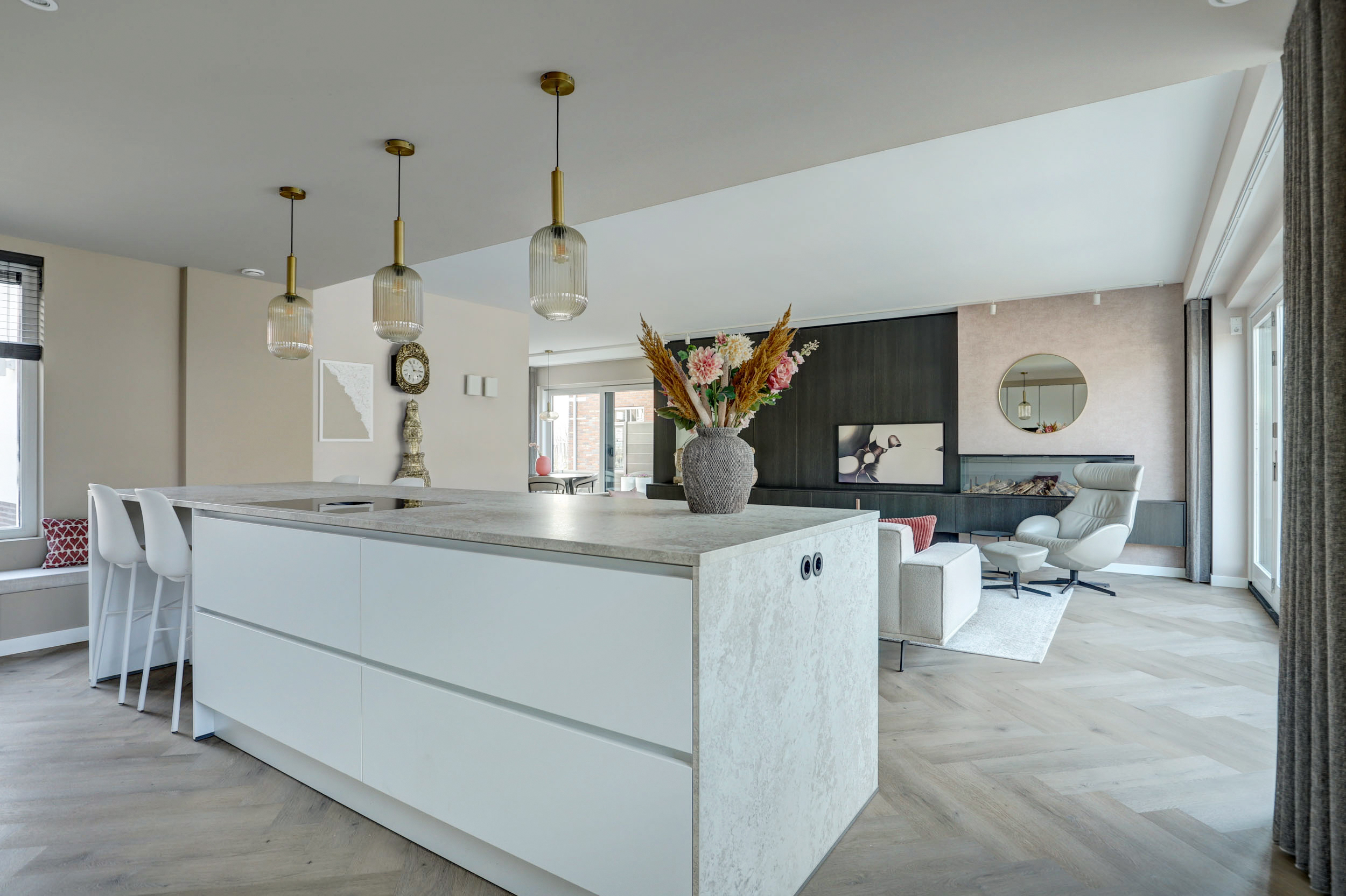 '$houseDetails->street_name'.' '.'$houseDetails->number'