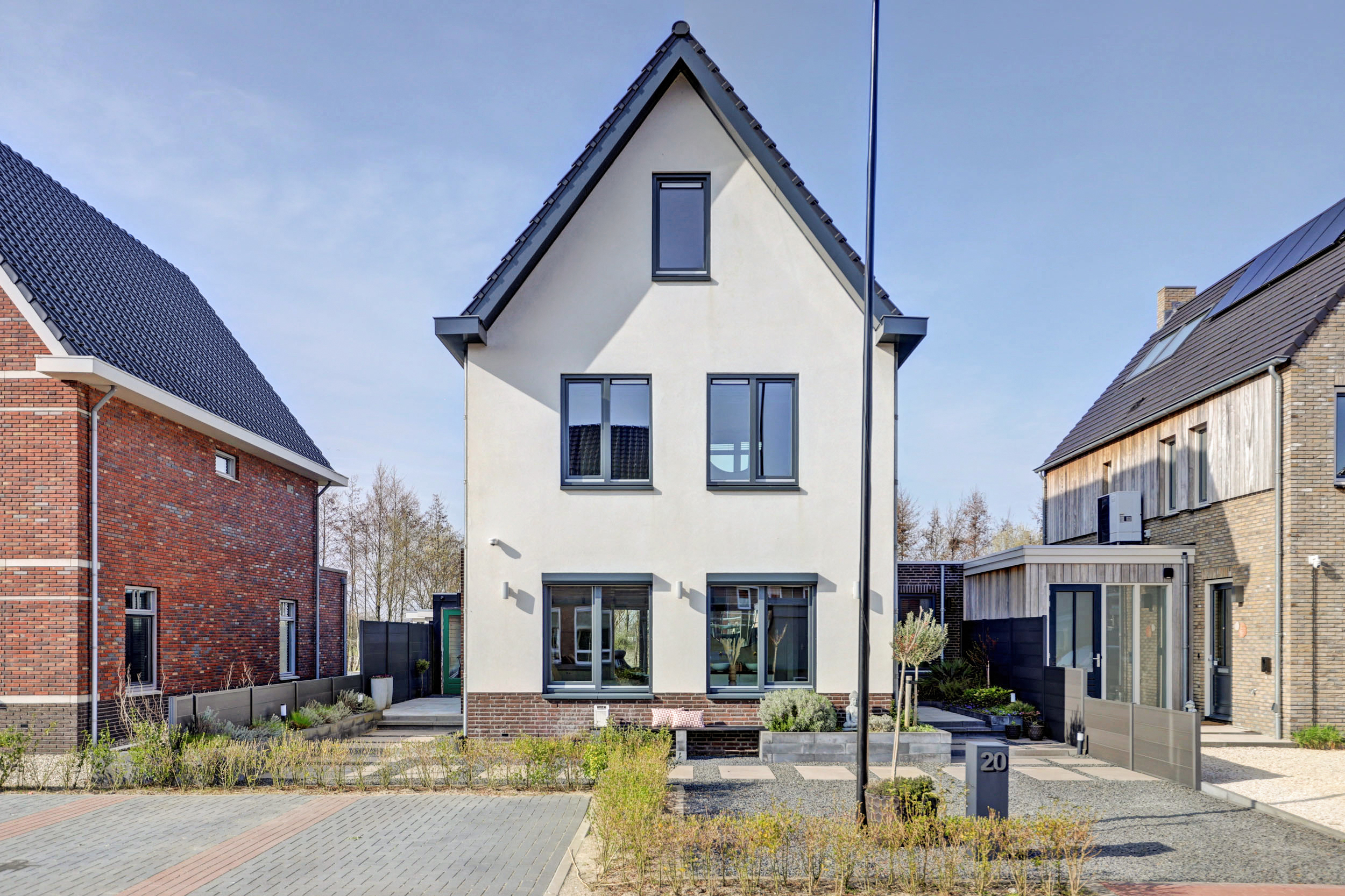 '$houseDetails->street_name'.' '.'$houseDetails->number'