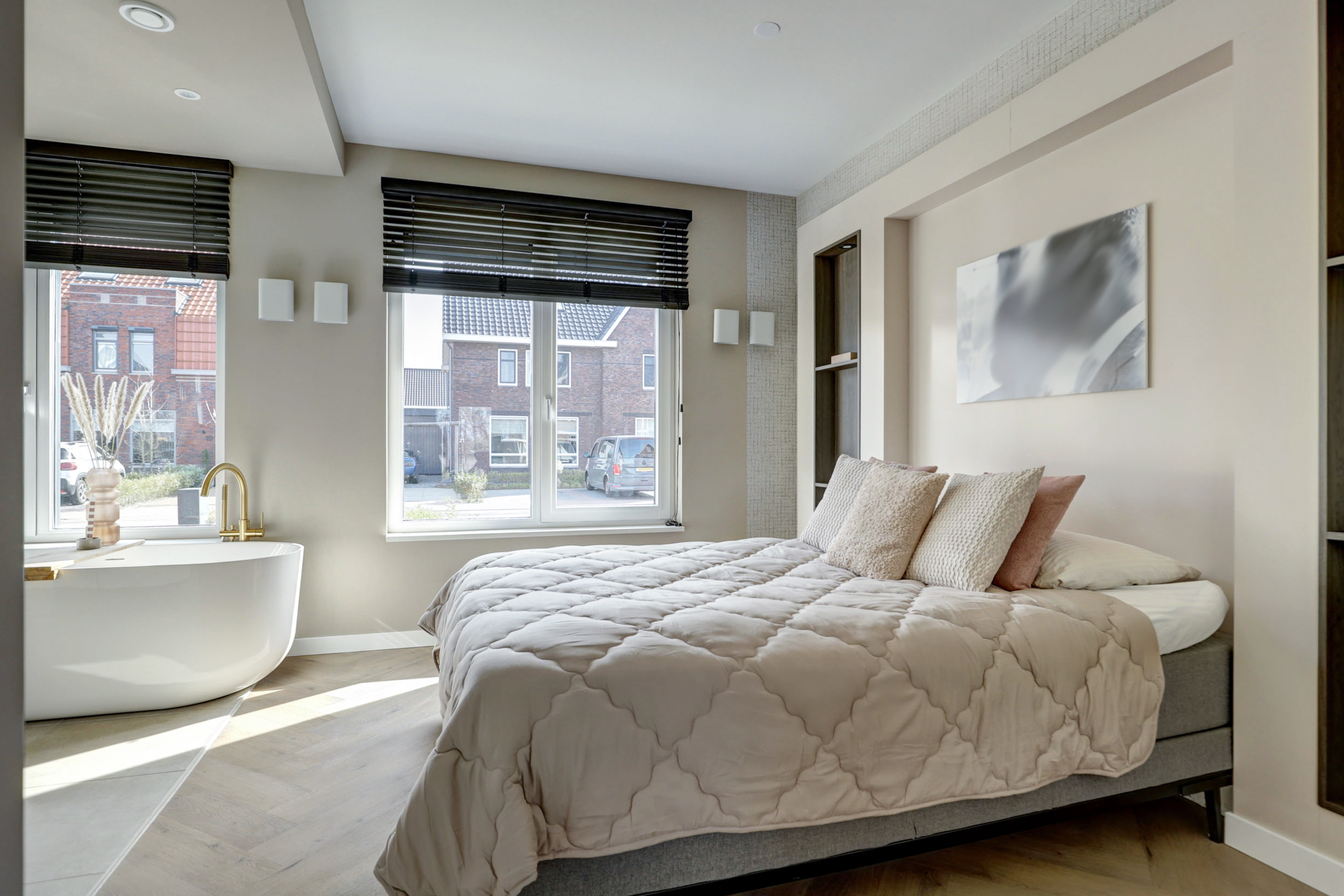 '$houseDetails->street_name'.' '.'$houseDetails->number'