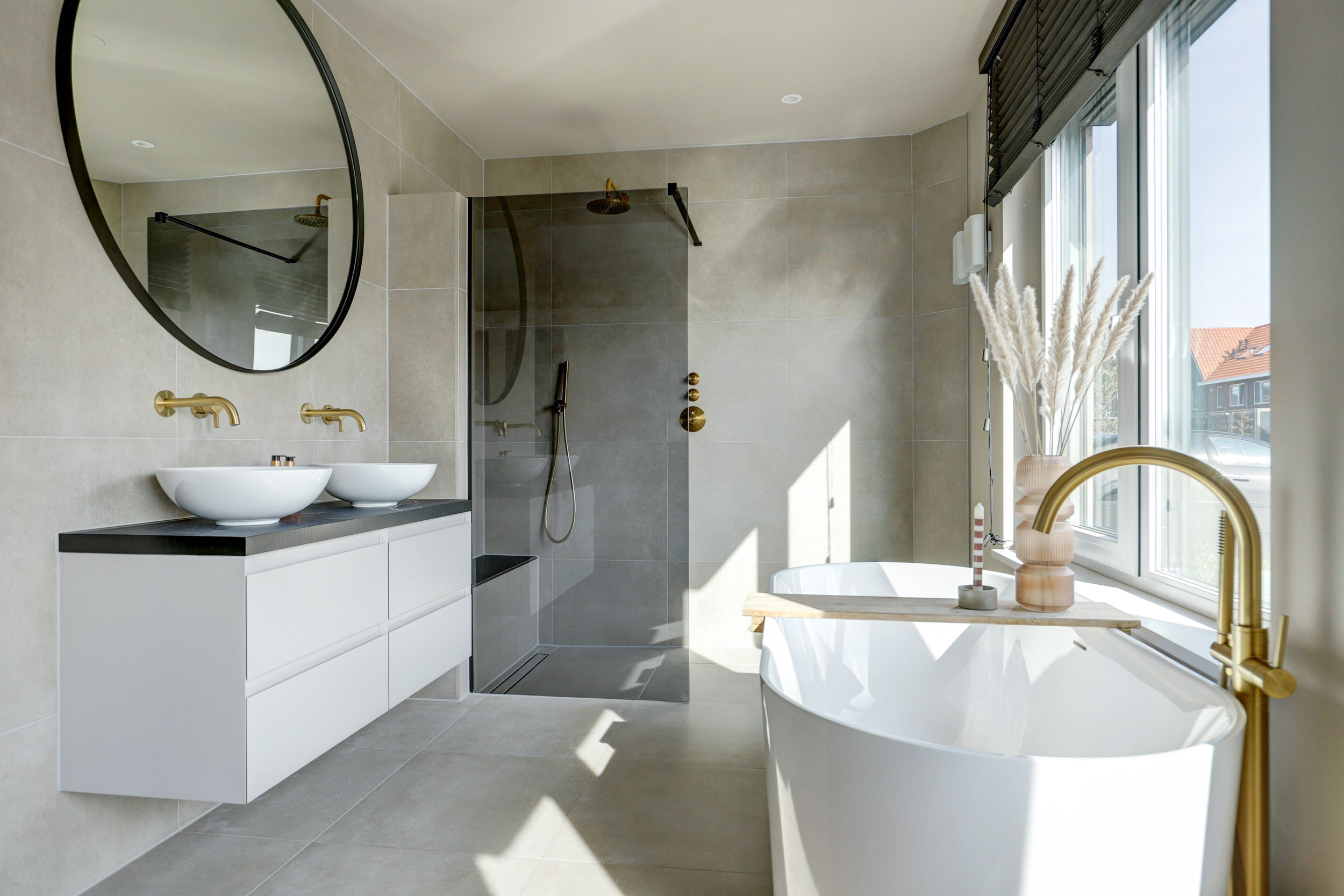 '$houseDetails->street_name'.' '.'$houseDetails->number'