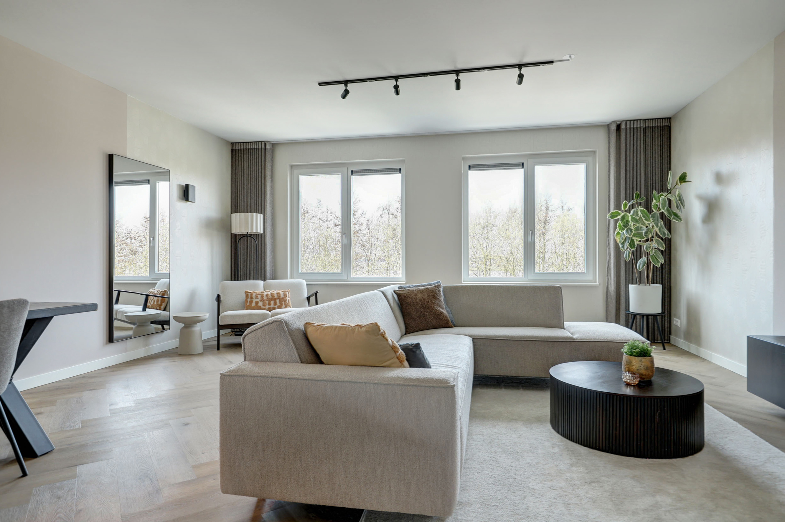 '$houseDetails->street_name'.' '.'$houseDetails->number'