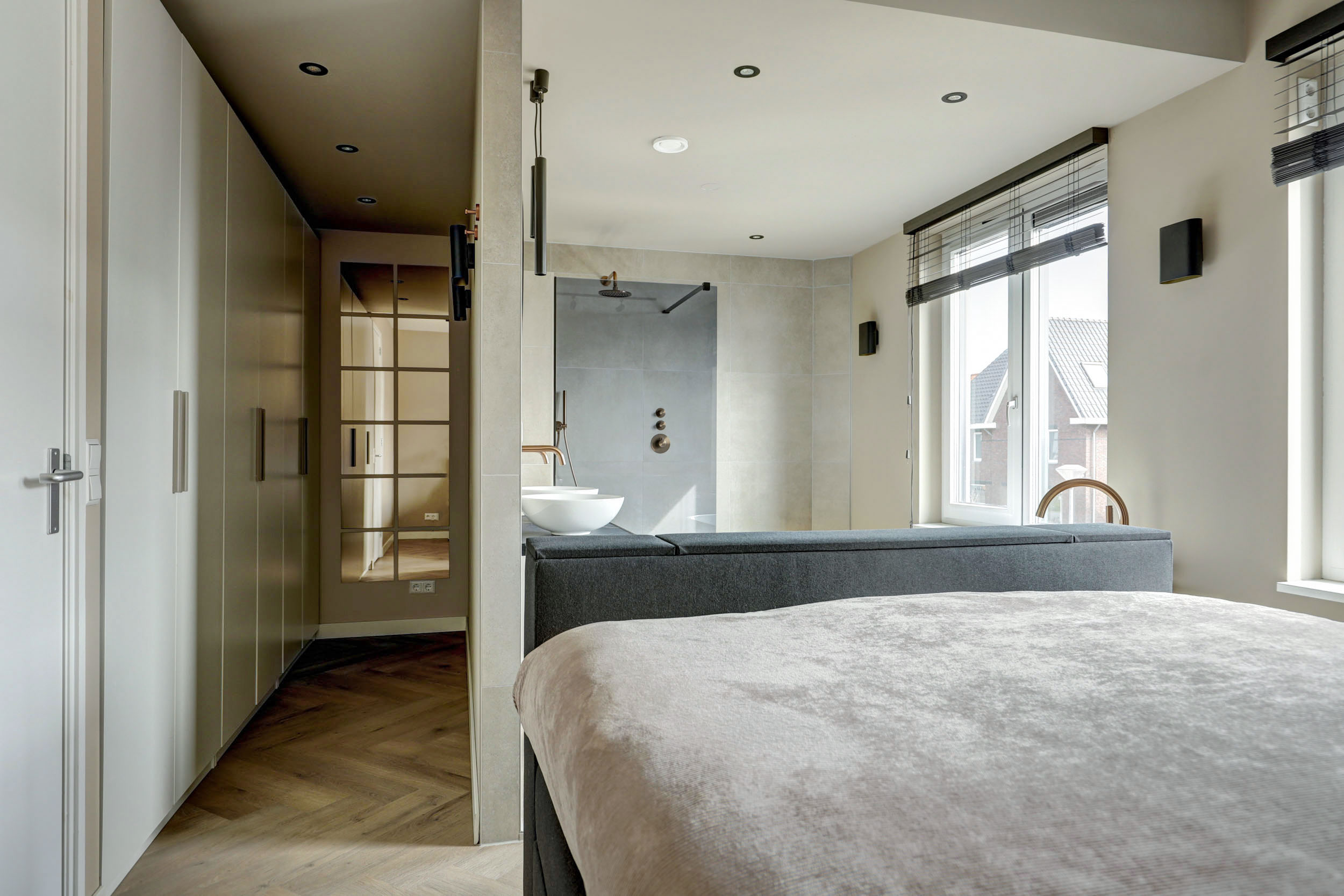 '$houseDetails->street_name'.' '.'$houseDetails->number'