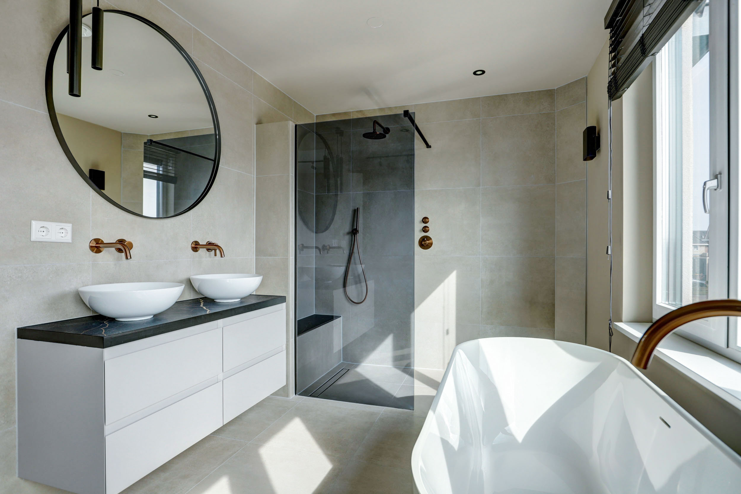 '$houseDetails->street_name'.' '.'$houseDetails->number'