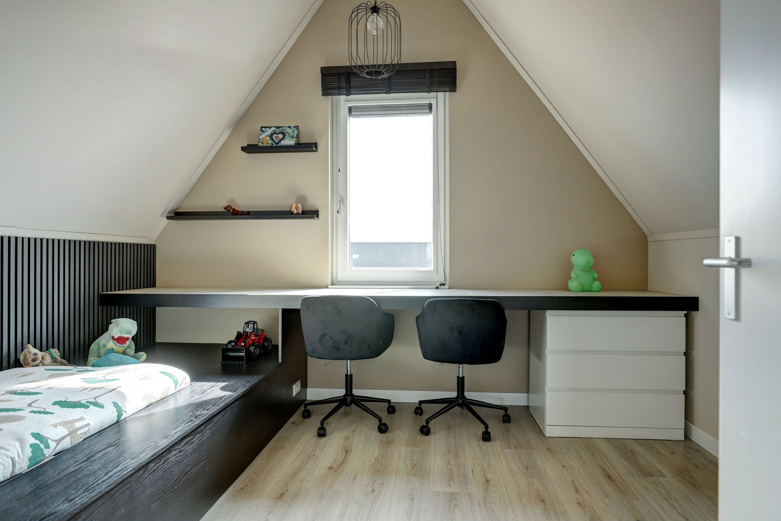 '$houseDetails->street_name'.' '.'$houseDetails->number'