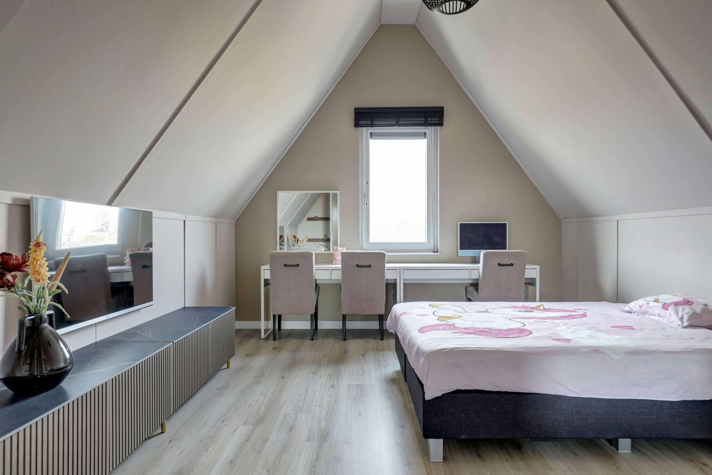 '$houseDetails->street_name'.' '.'$houseDetails->number'