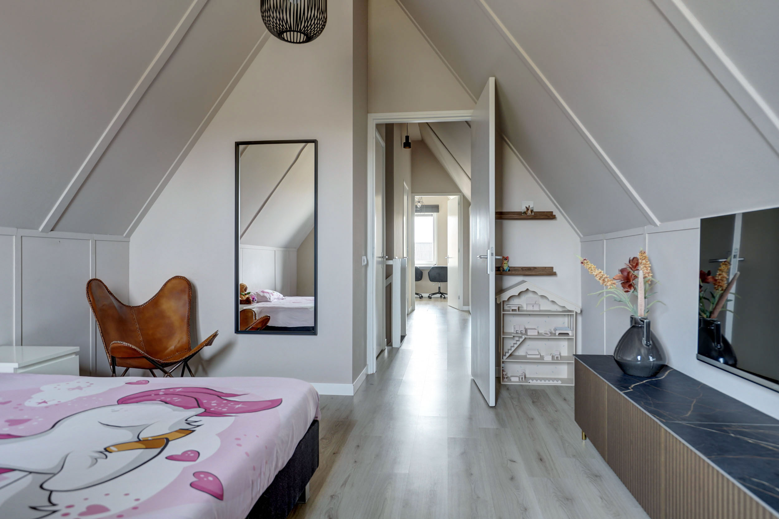 '$houseDetails->street_name'.' '.'$houseDetails->number'