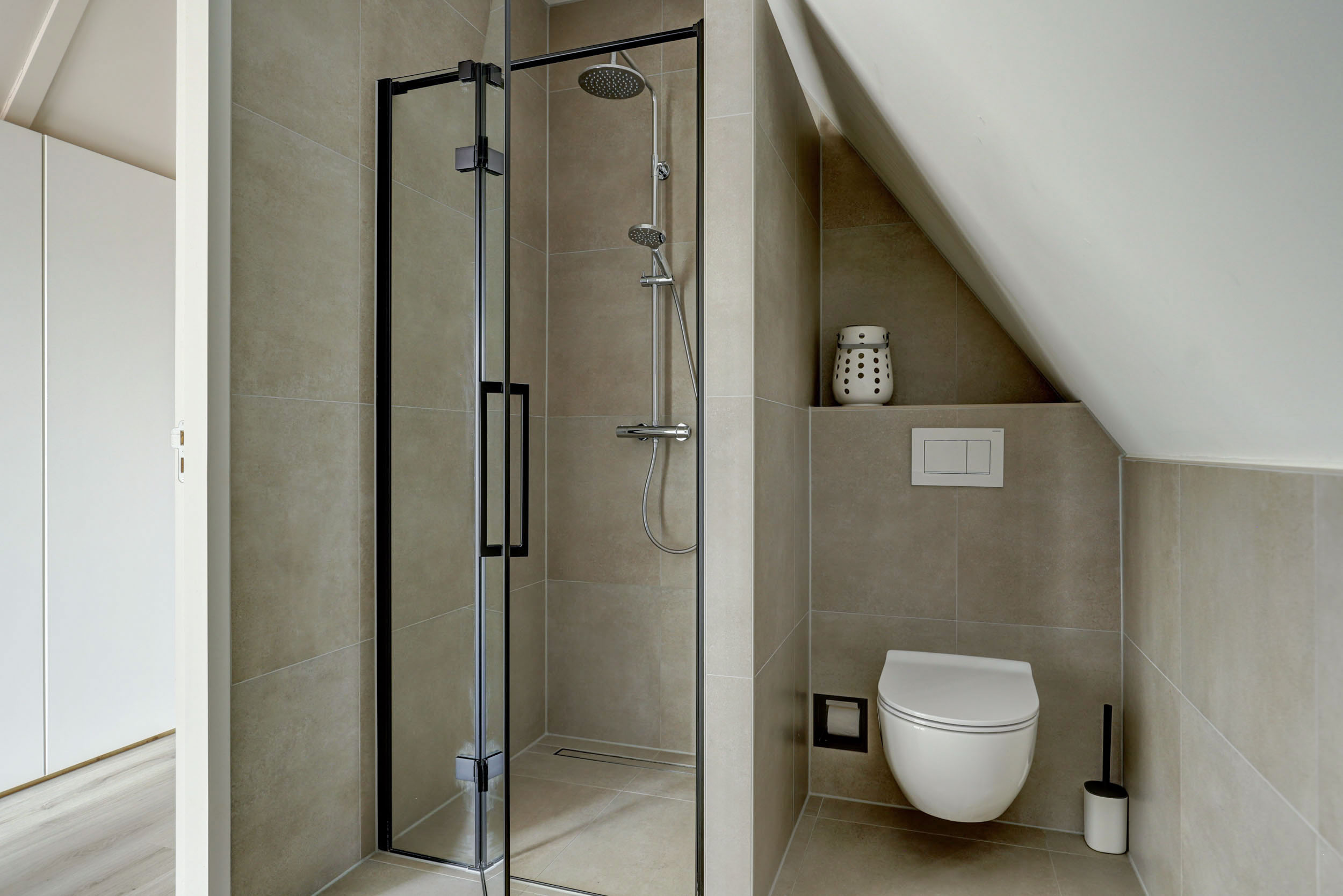 '$houseDetails->street_name'.' '.'$houseDetails->number'