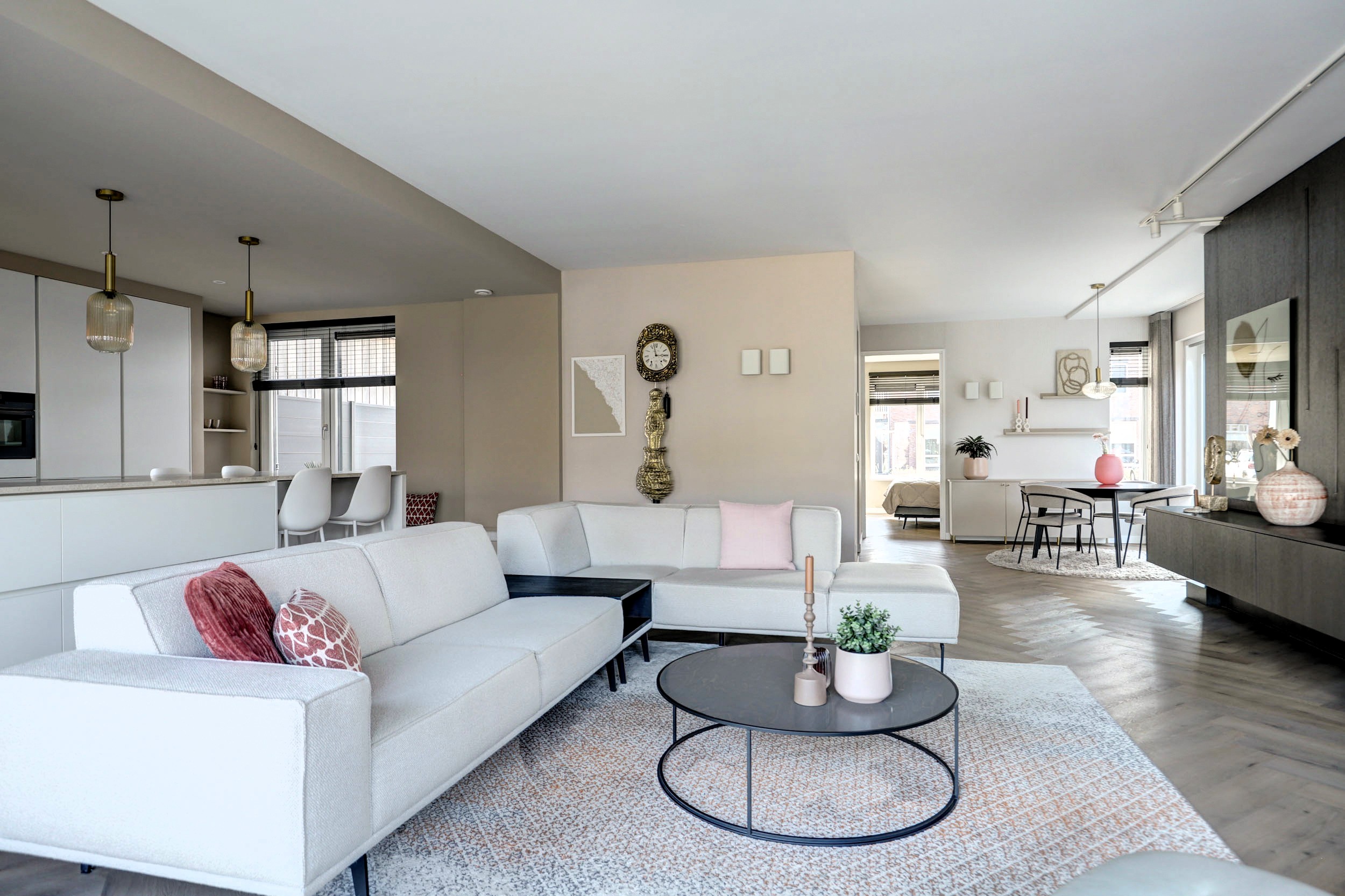 '$houseDetails->street_name'.' '.'$houseDetails->number'