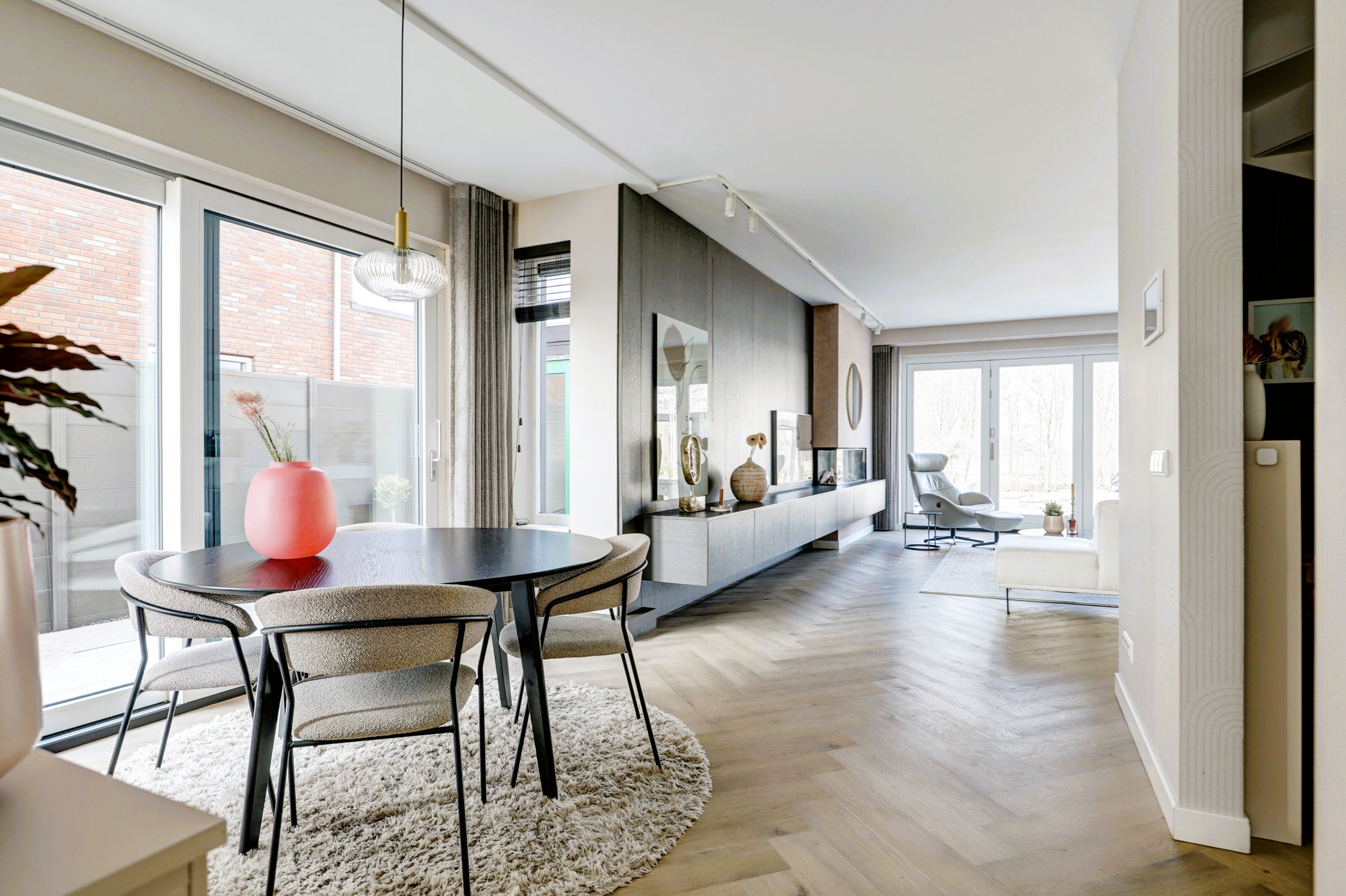 '$houseDetails->street_name'.' '.'$houseDetails->number'