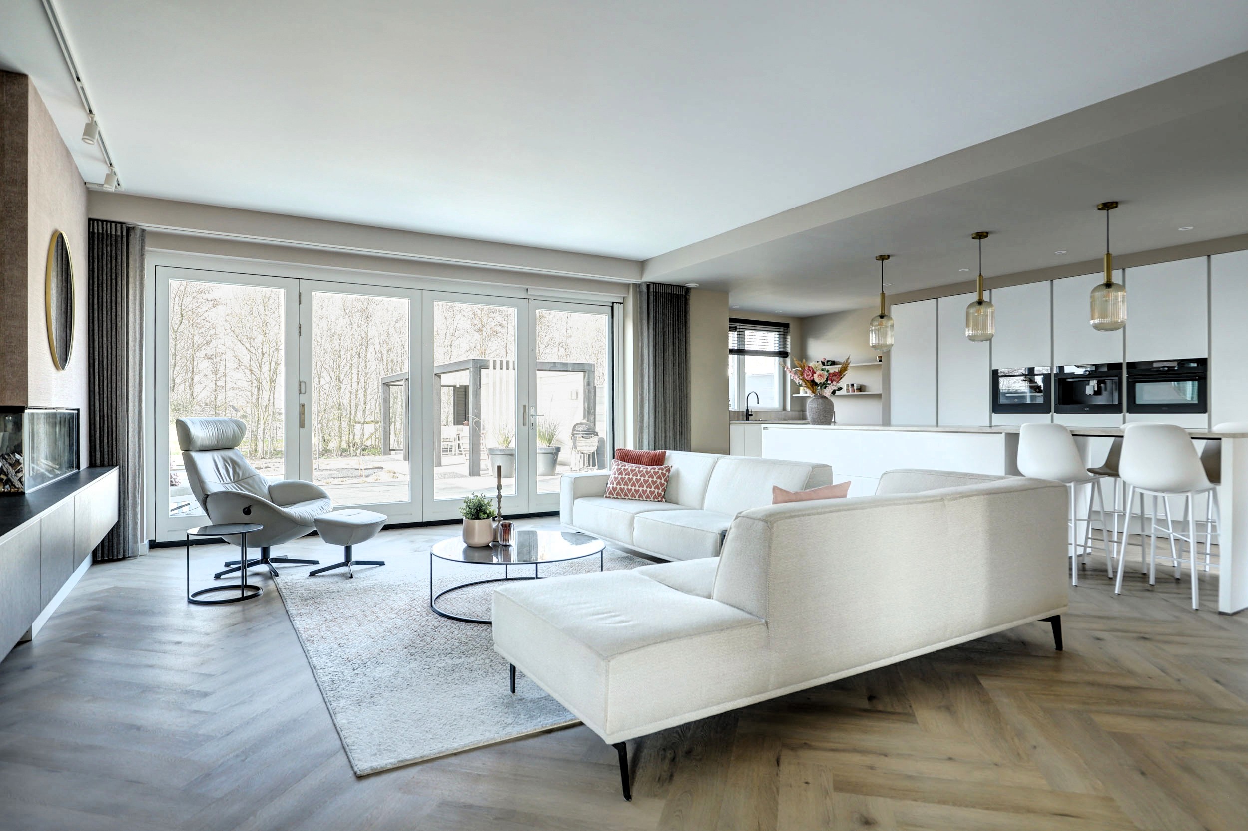 '$houseDetails->street_name'.' '.'$houseDetails->number'