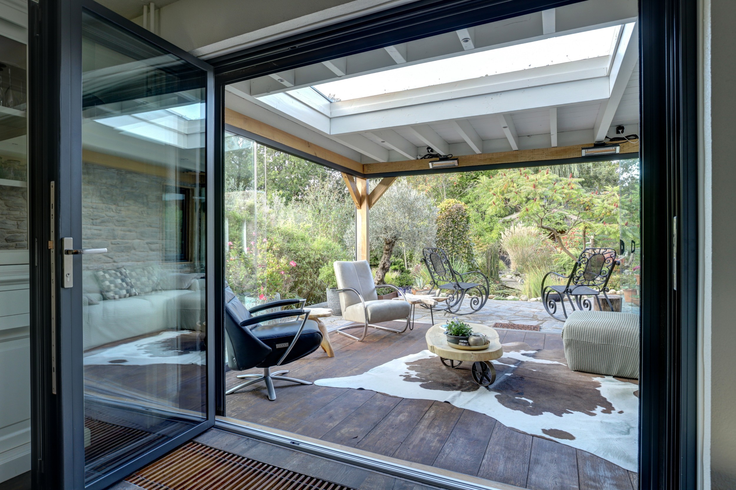 '$houseDetails->street_name'.' '.'$houseDetails->number'