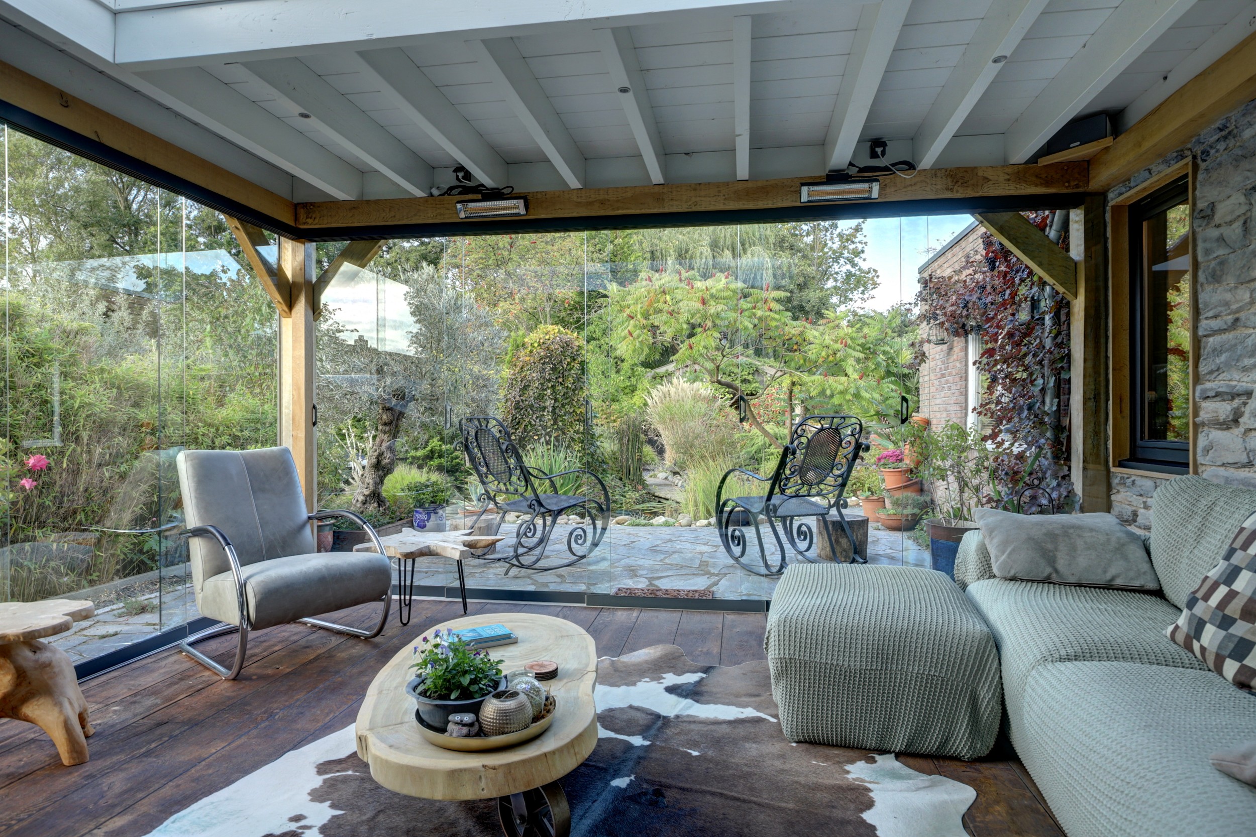 '$houseDetails->street_name'.' '.'$houseDetails->number'