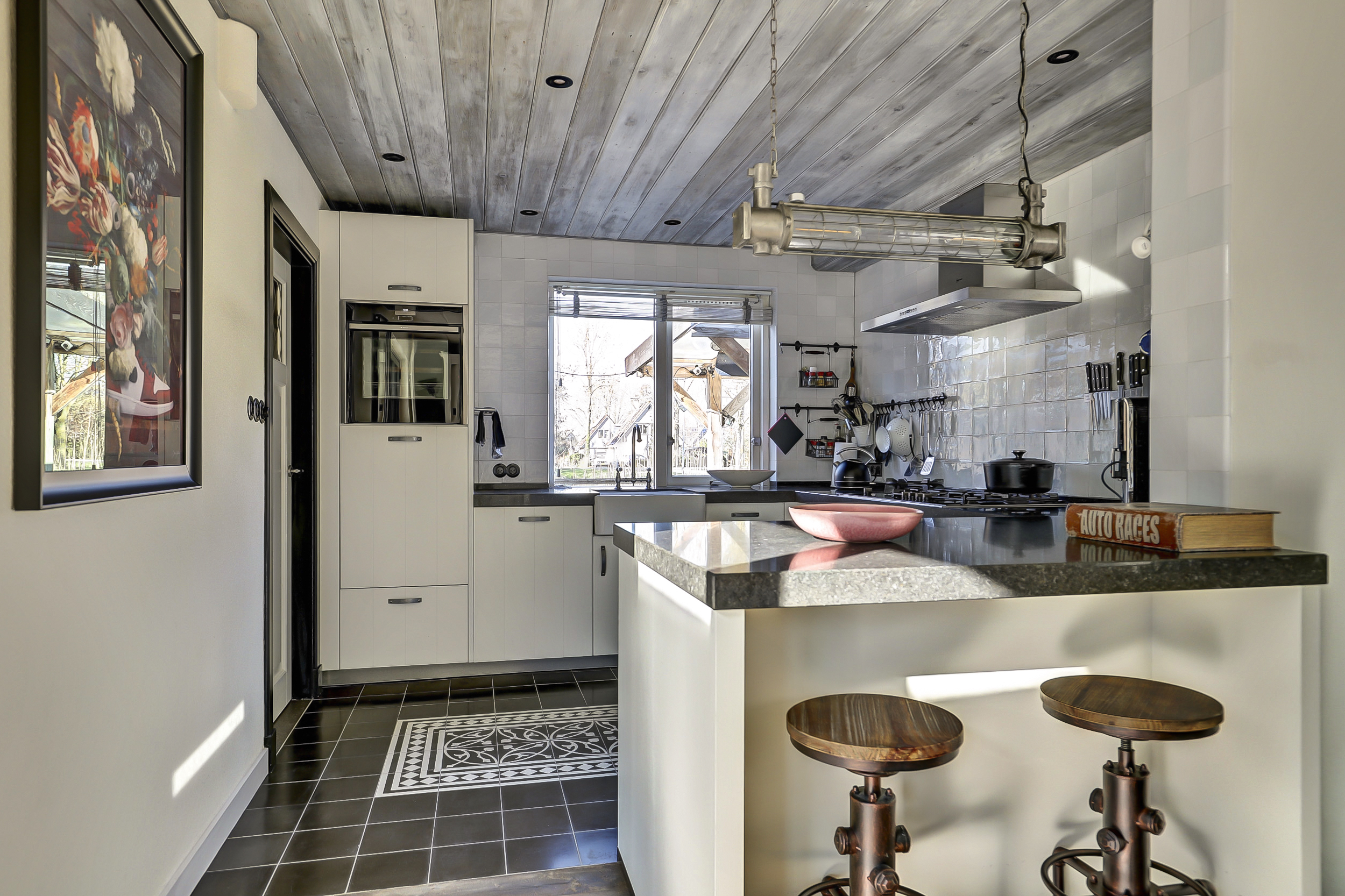 '$houseDetails->street_name'.' '.'$houseDetails->number'