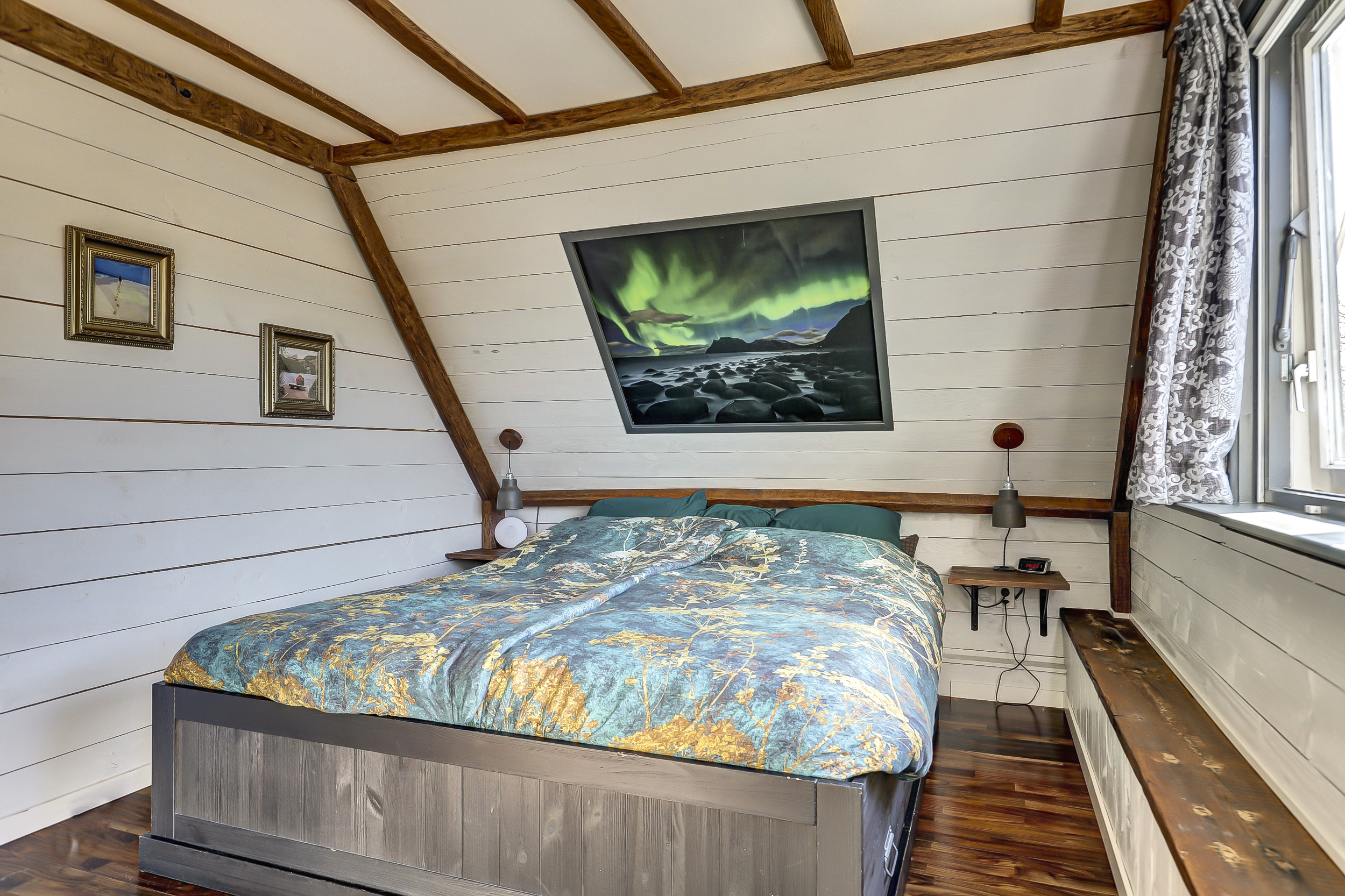 '$houseDetails->street_name'.' '.'$houseDetails->number'