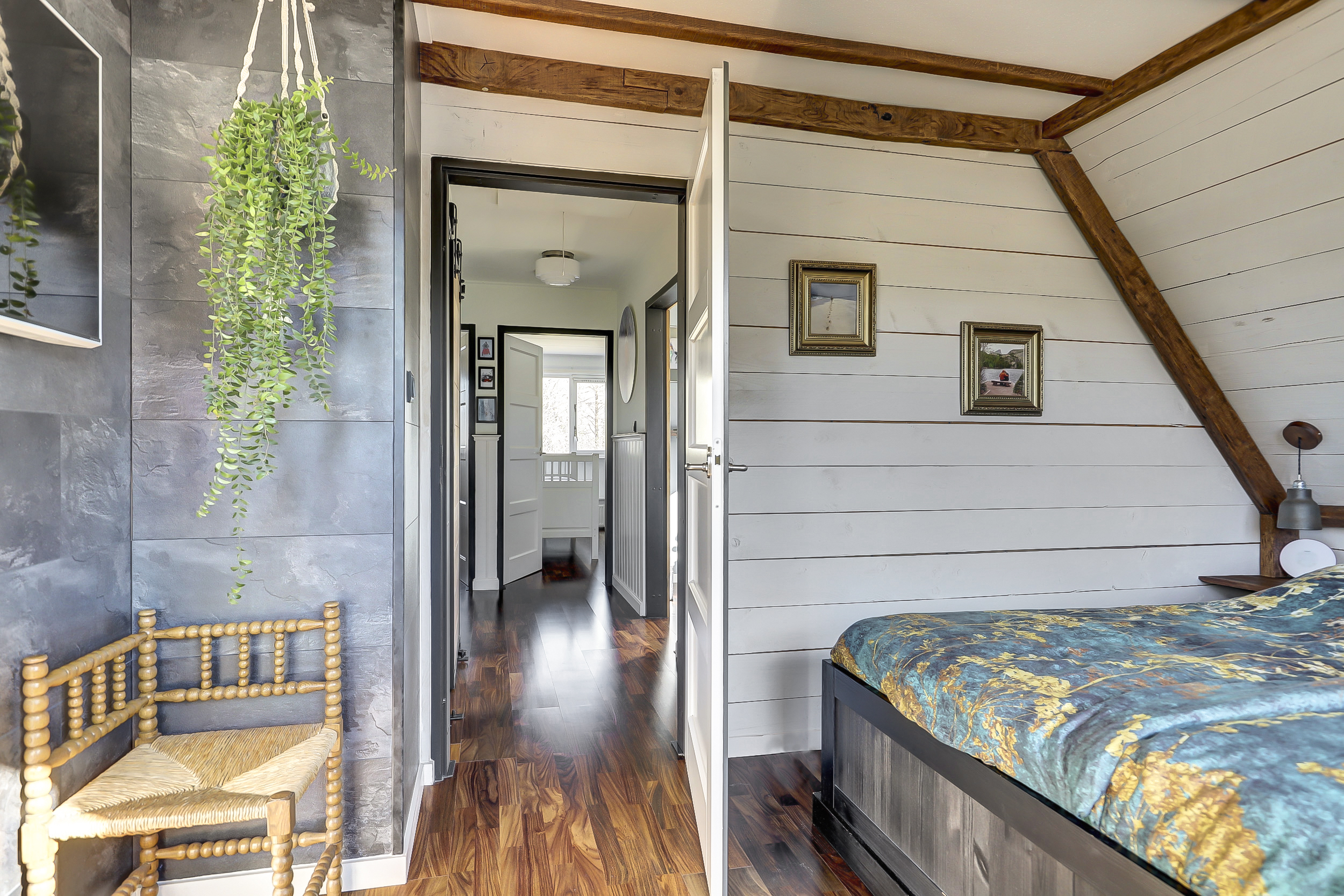 '$houseDetails->street_name'.' '.'$houseDetails->number'