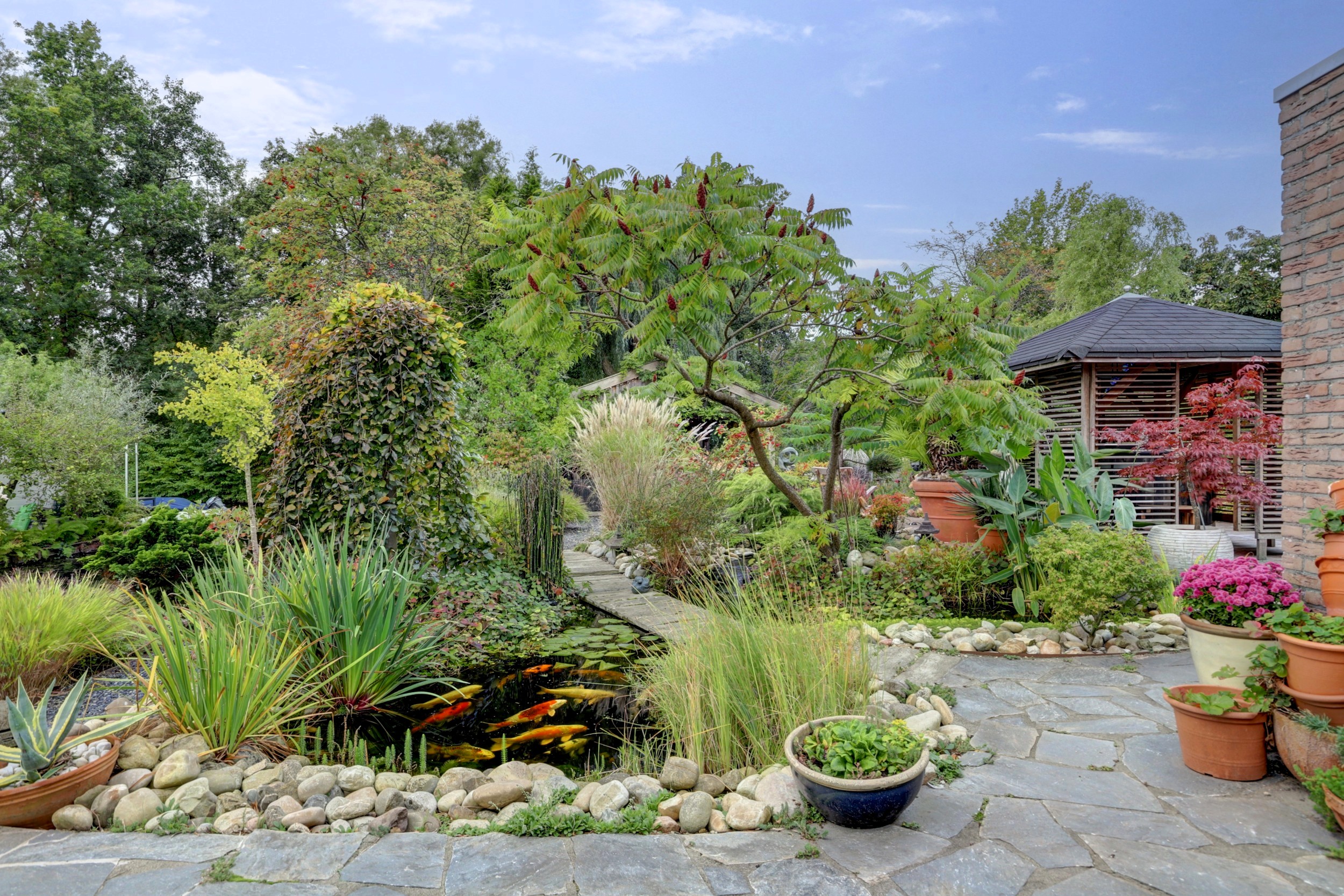 '$houseDetails->street_name'.' '.'$houseDetails->number'