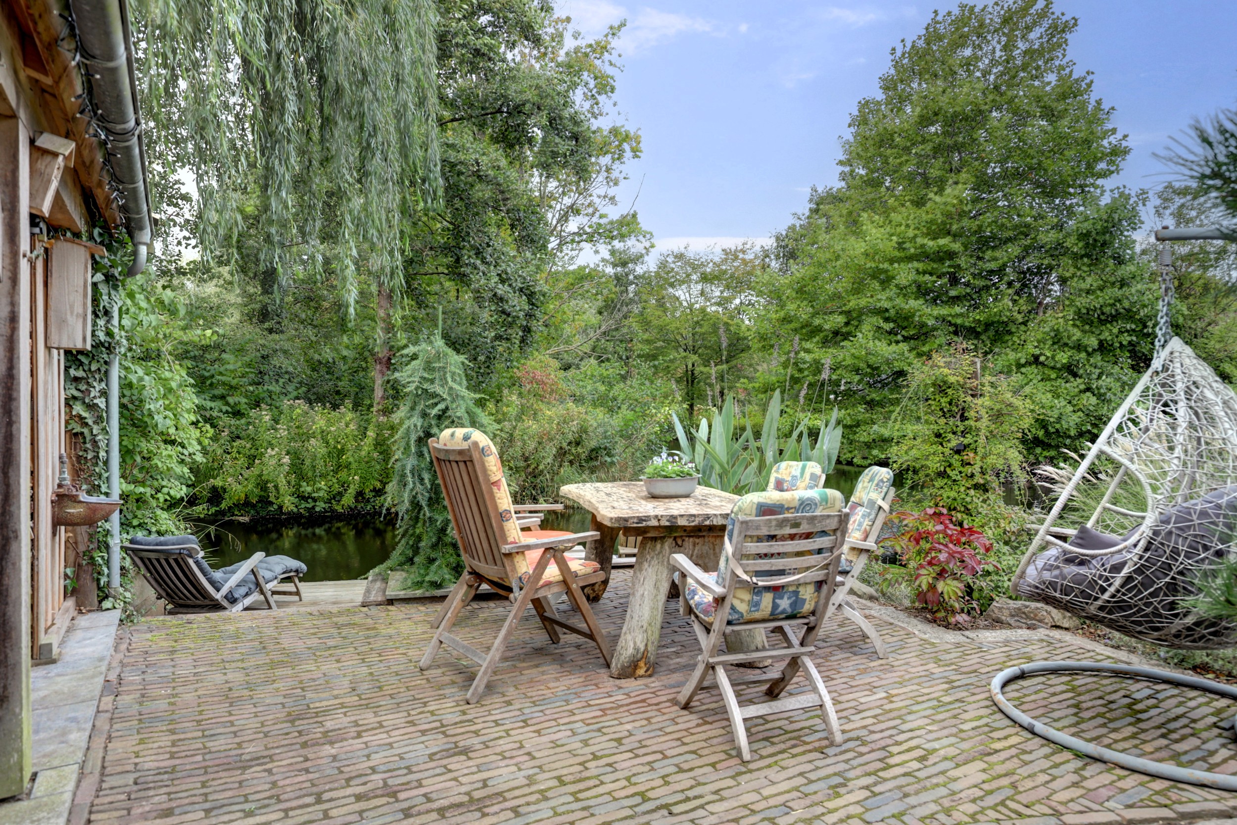 '$houseDetails->street_name'.' '.'$houseDetails->number'