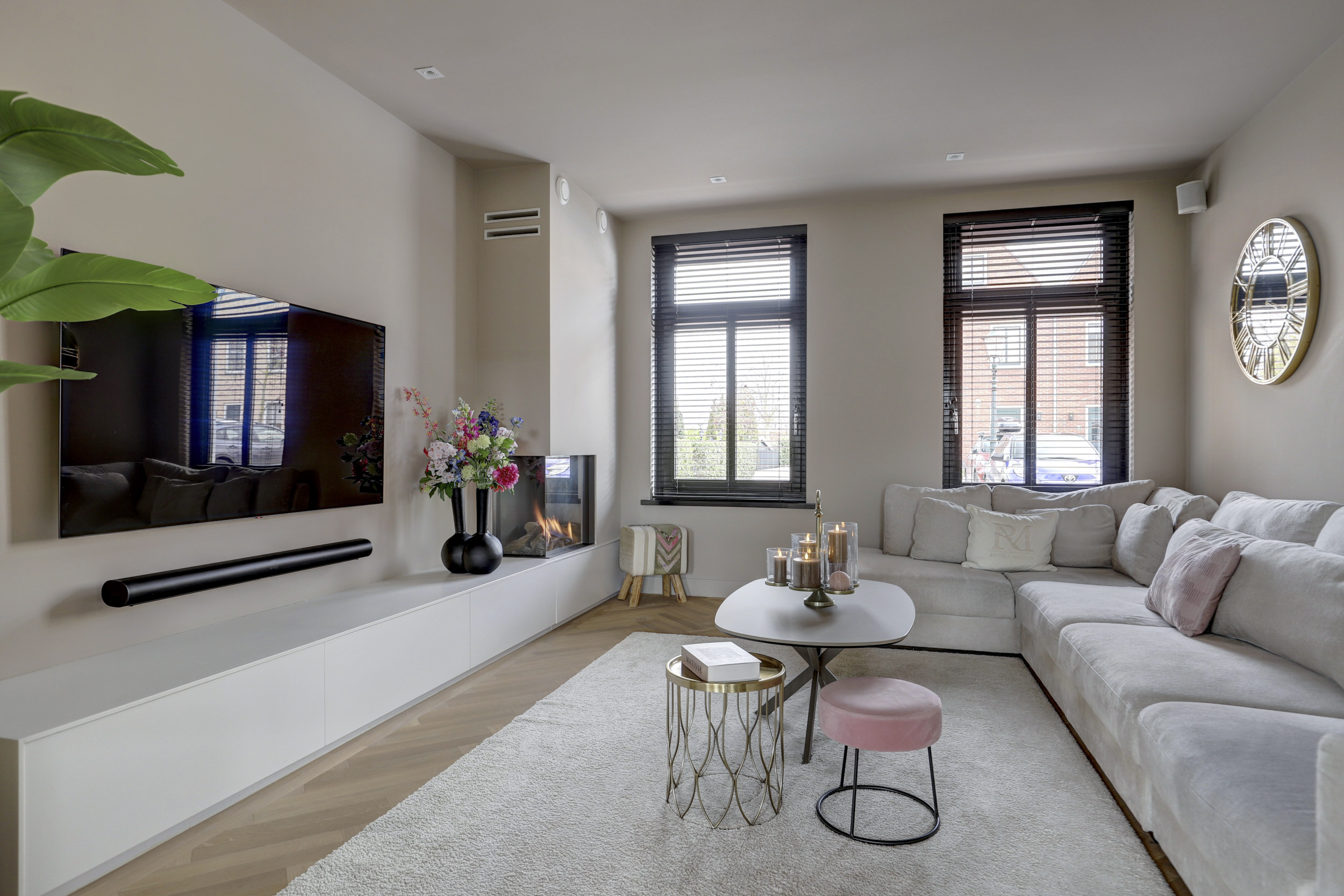 '$houseDetails->street_name'.' '.'$houseDetails->number'