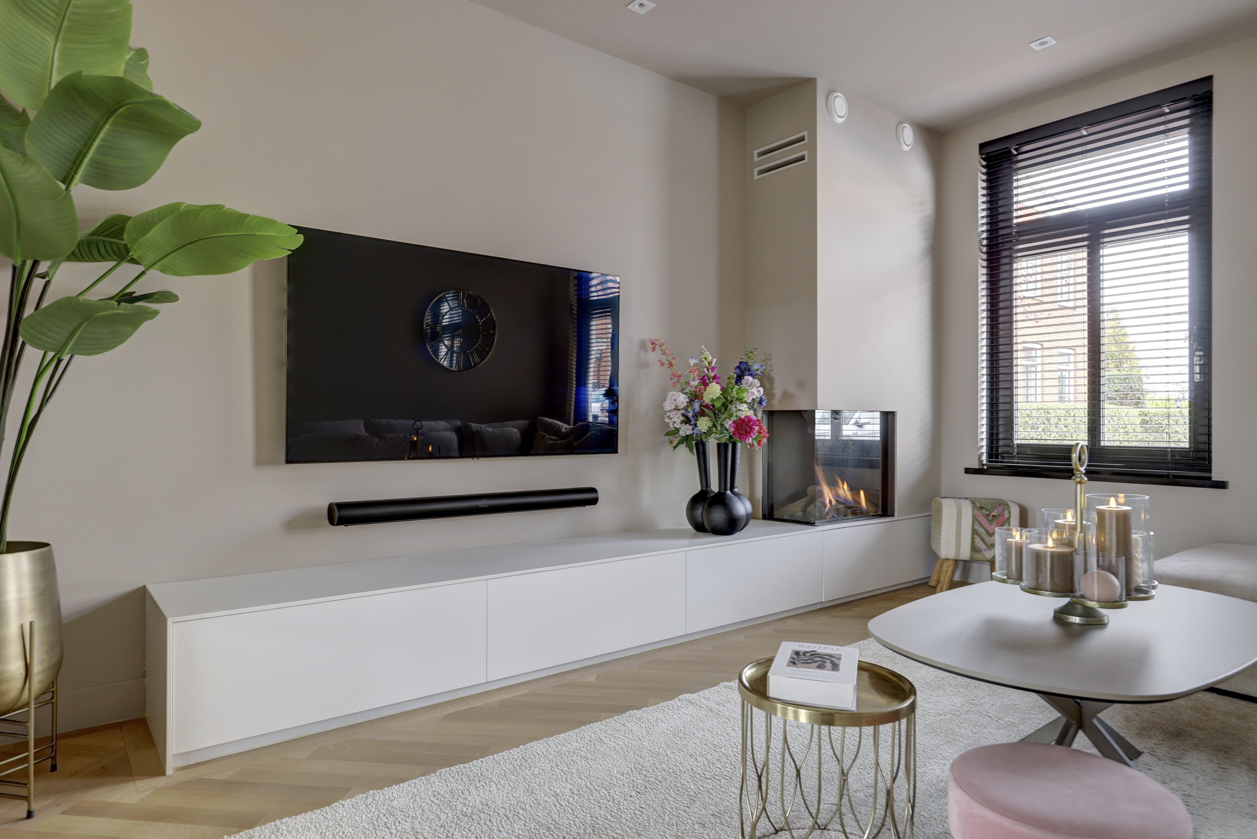 '$houseDetails->street_name'.' '.'$houseDetails->number'