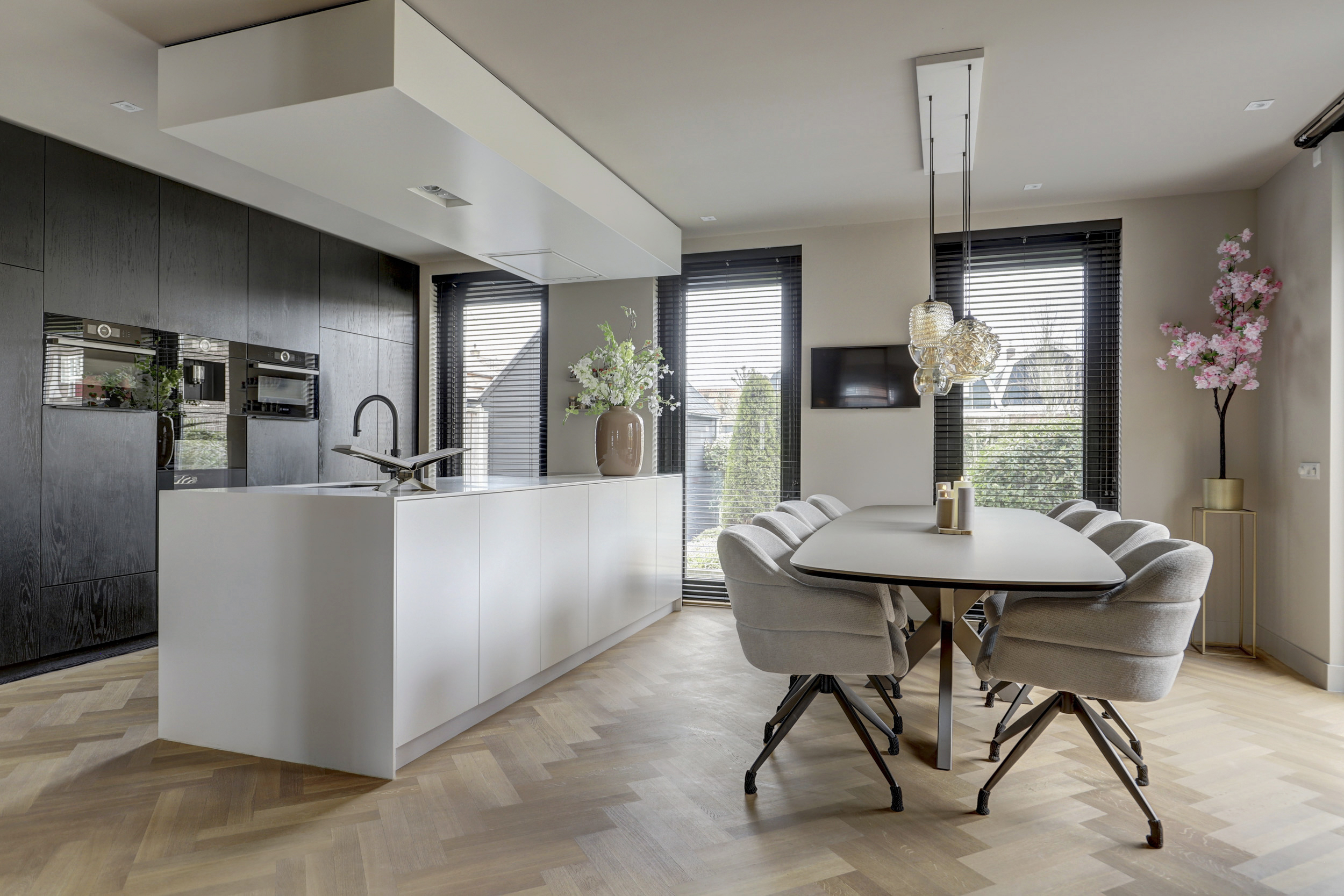 '$houseDetails->street_name'.' '.'$houseDetails->number'