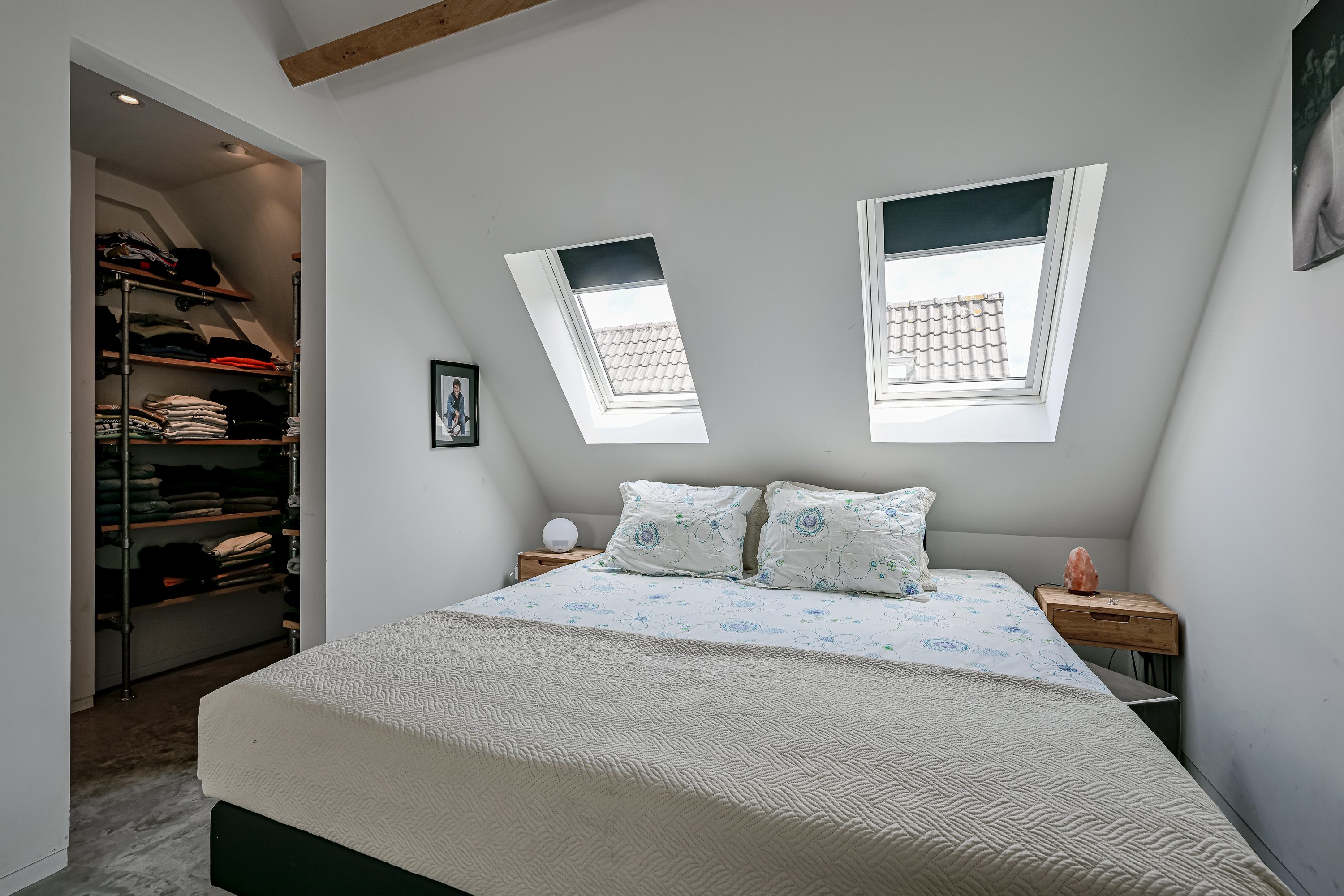 '$houseDetails->street_name'.' '.'$houseDetails->number'