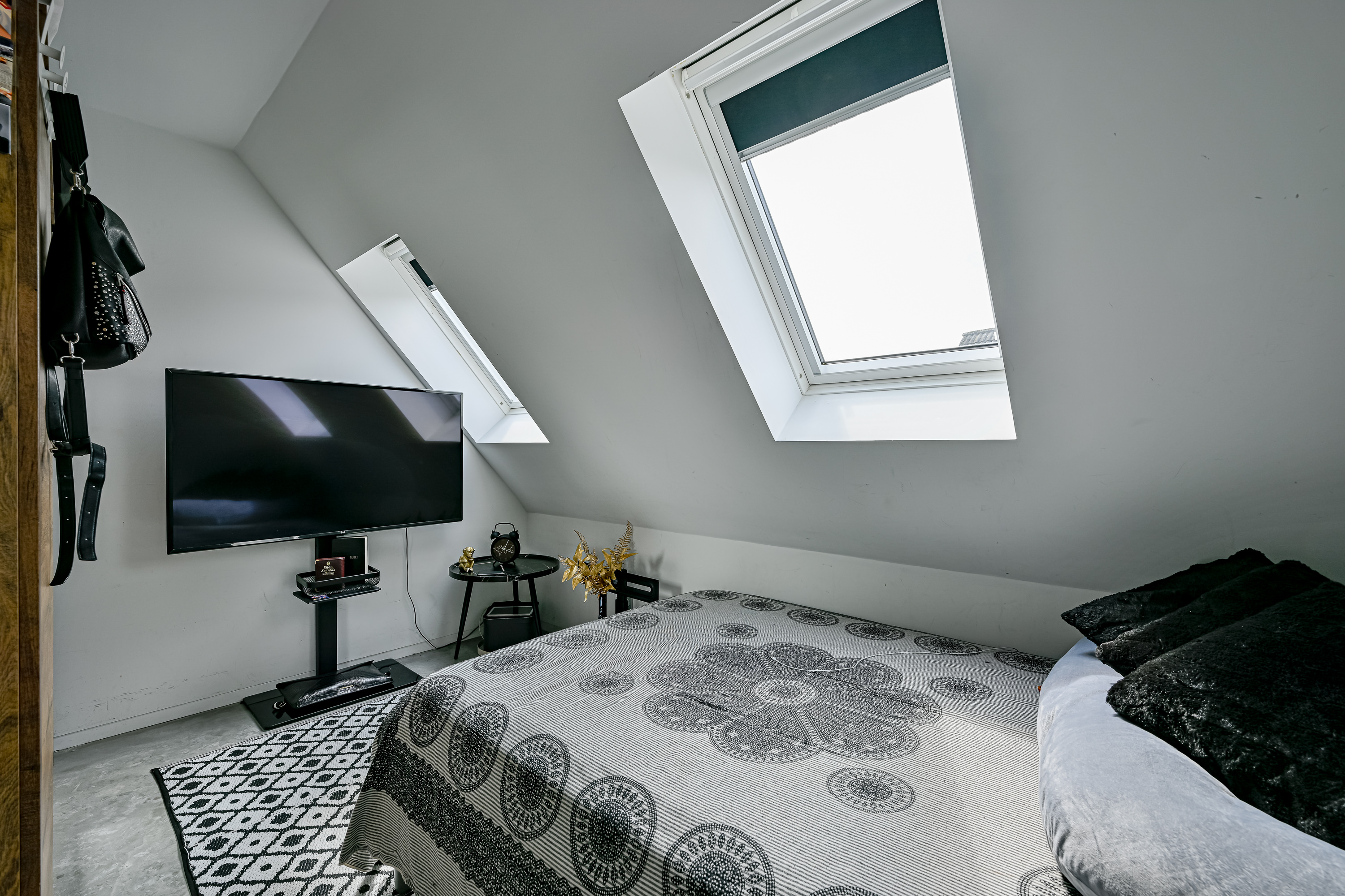 '$houseDetails->street_name'.' '.'$houseDetails->number'