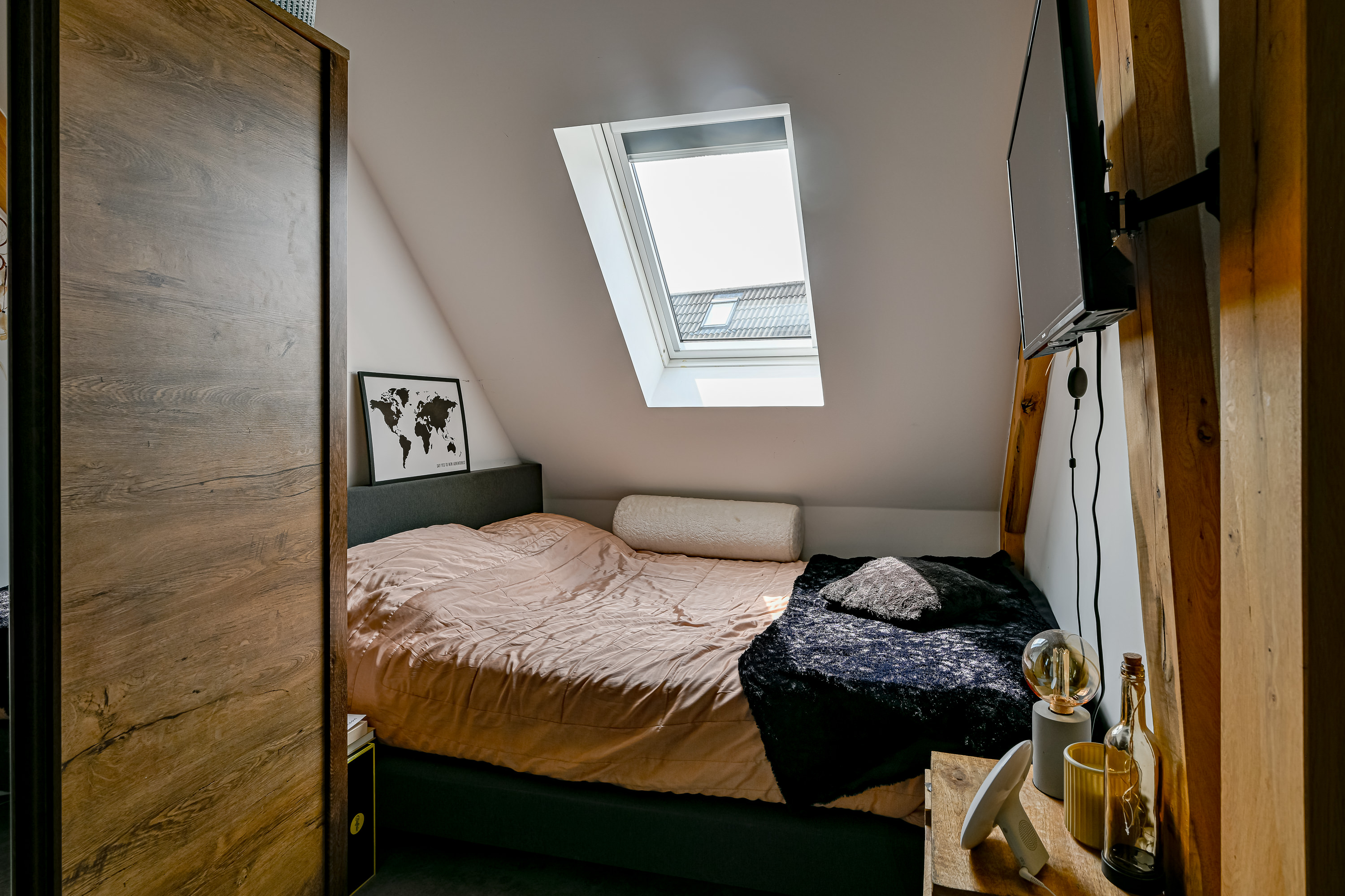 '$houseDetails->street_name'.' '.'$houseDetails->number'