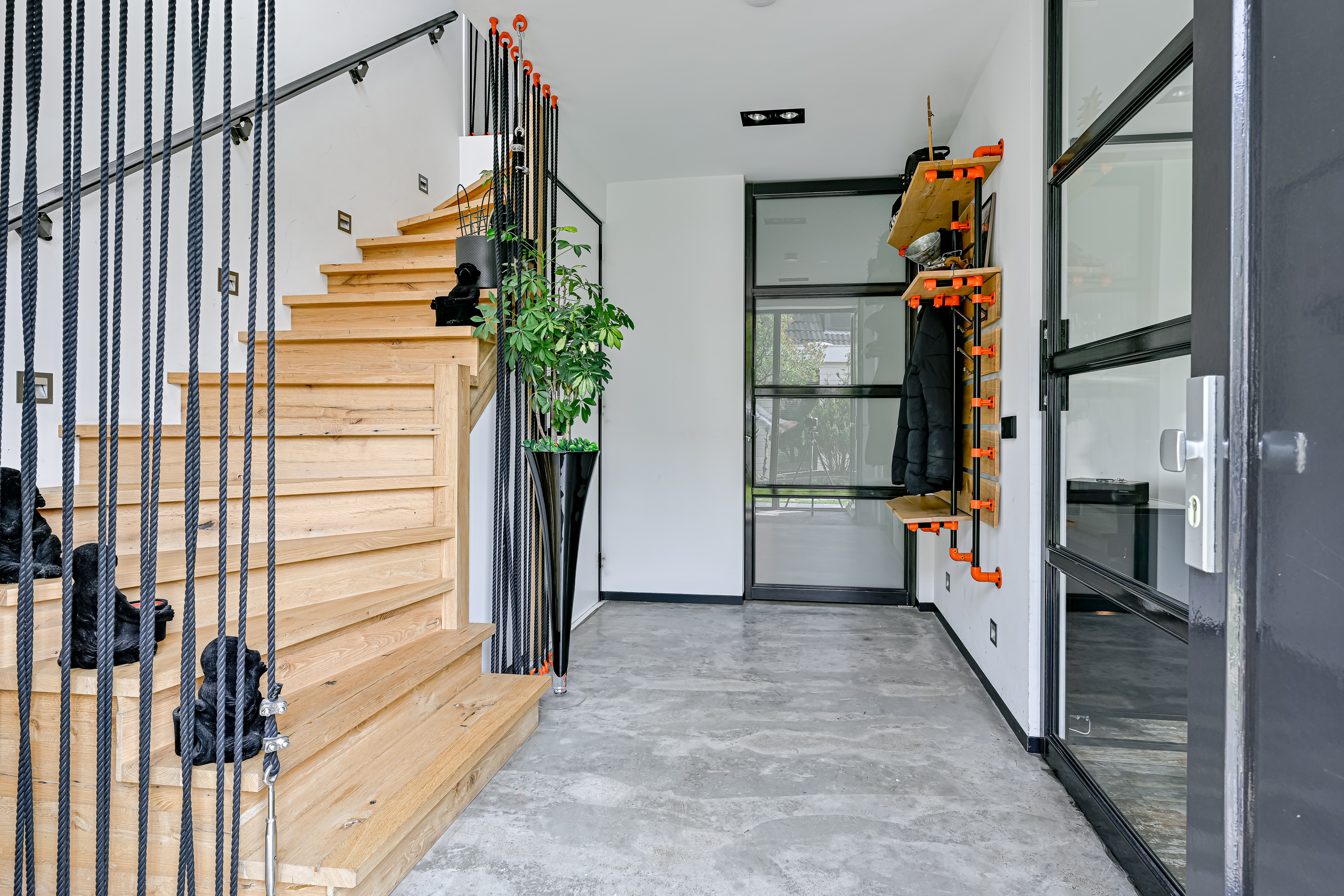 '$houseDetails->street_name'.' '.'$houseDetails->number'