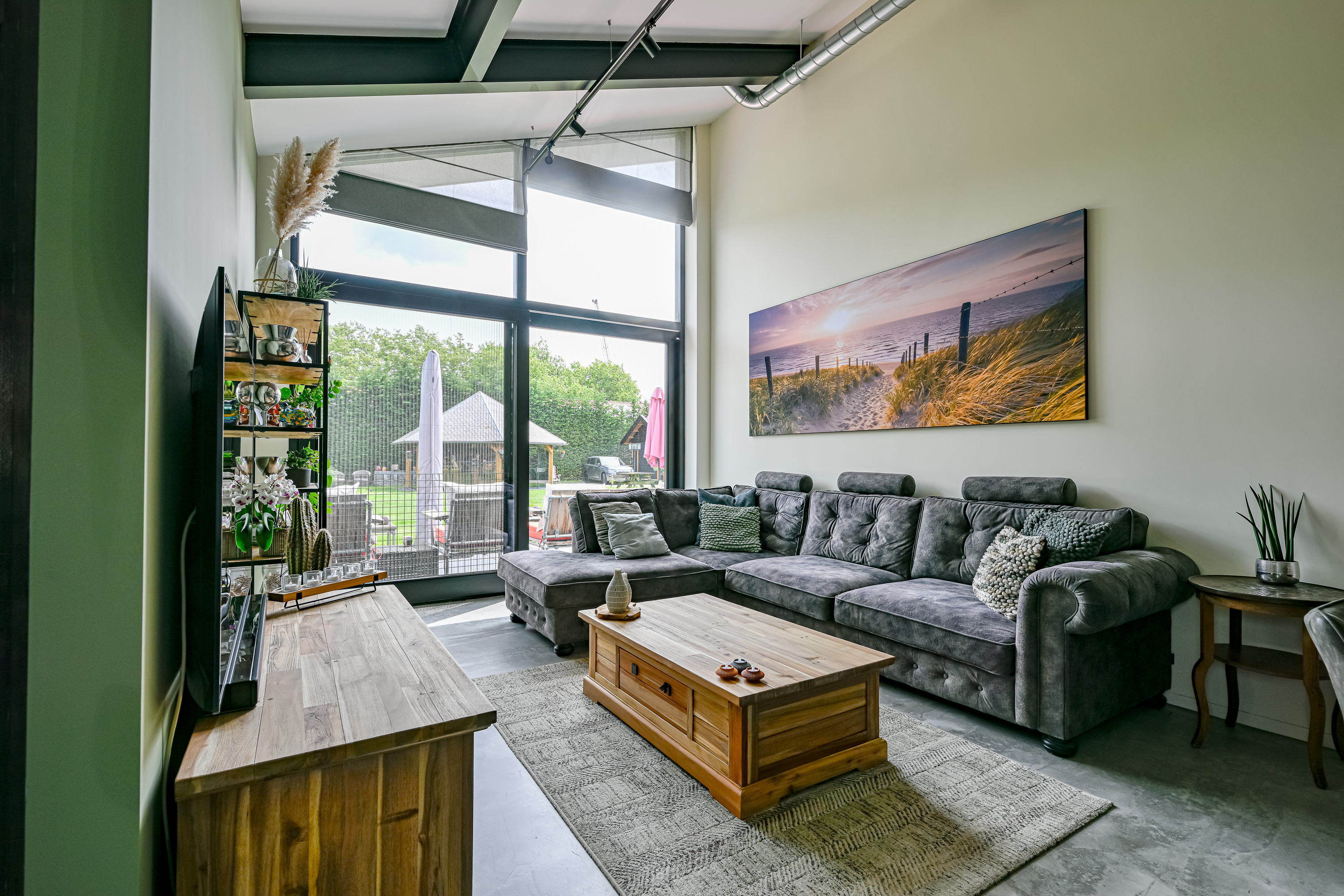 '$houseDetails->street_name'.' '.'$houseDetails->number'