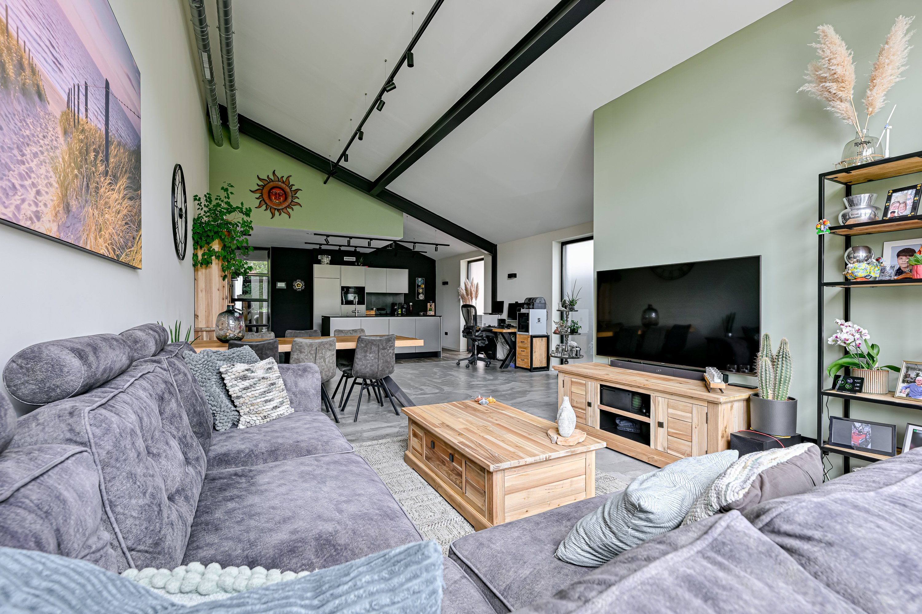 '$houseDetails->street_name'.' '.'$houseDetails->number'