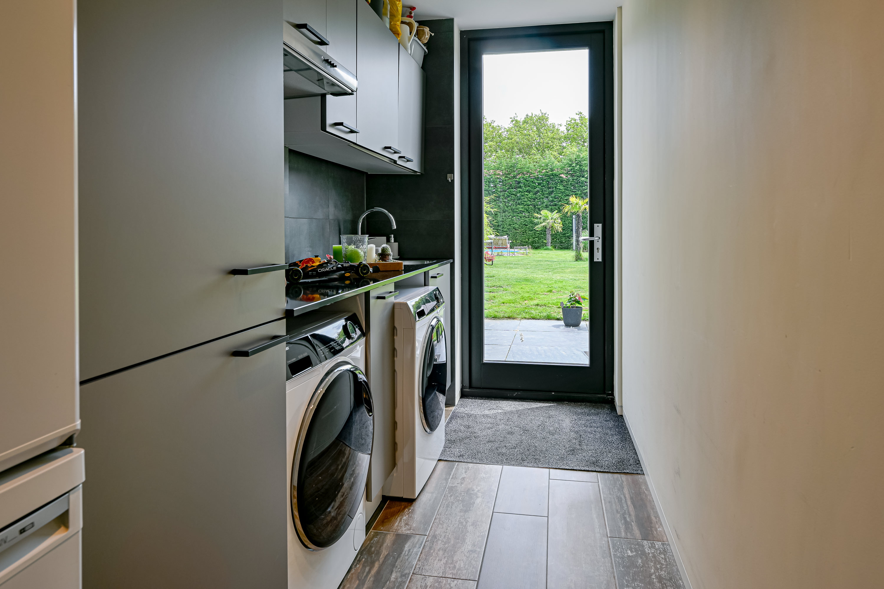 '$houseDetails->street_name'.' '.'$houseDetails->number'