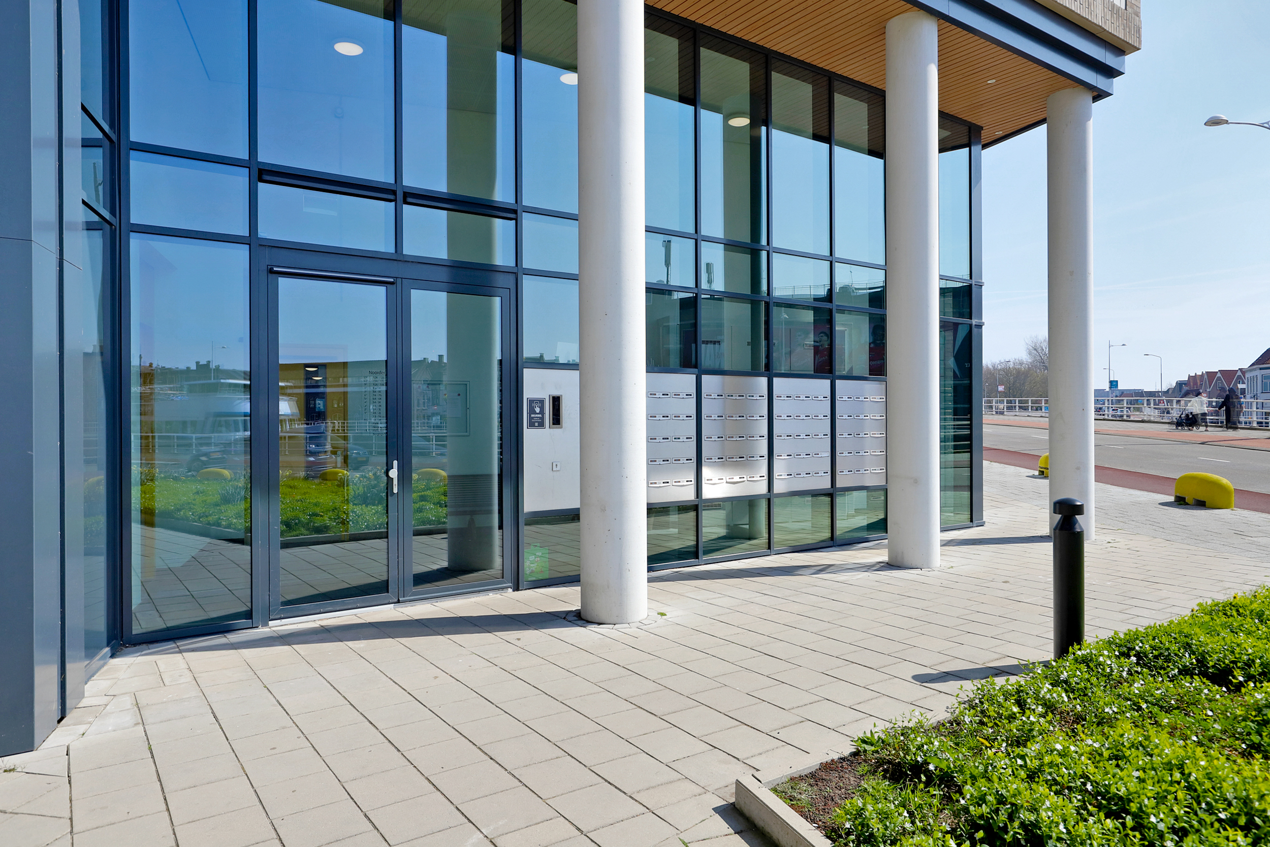 '$houseDetails->street_name'.' '.'$houseDetails->number'