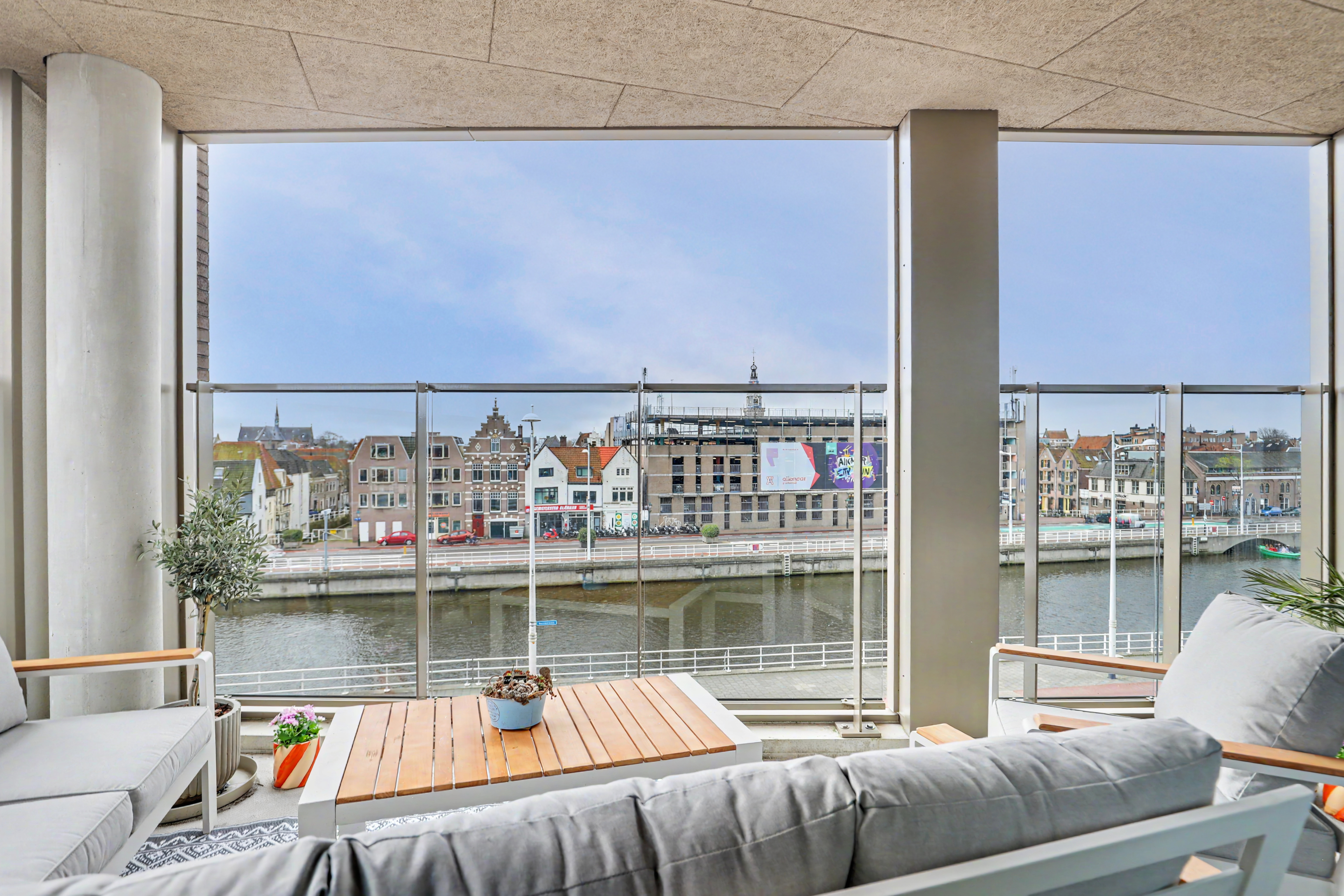 '$houseDetails->street_name'.' '.'$houseDetails->number'