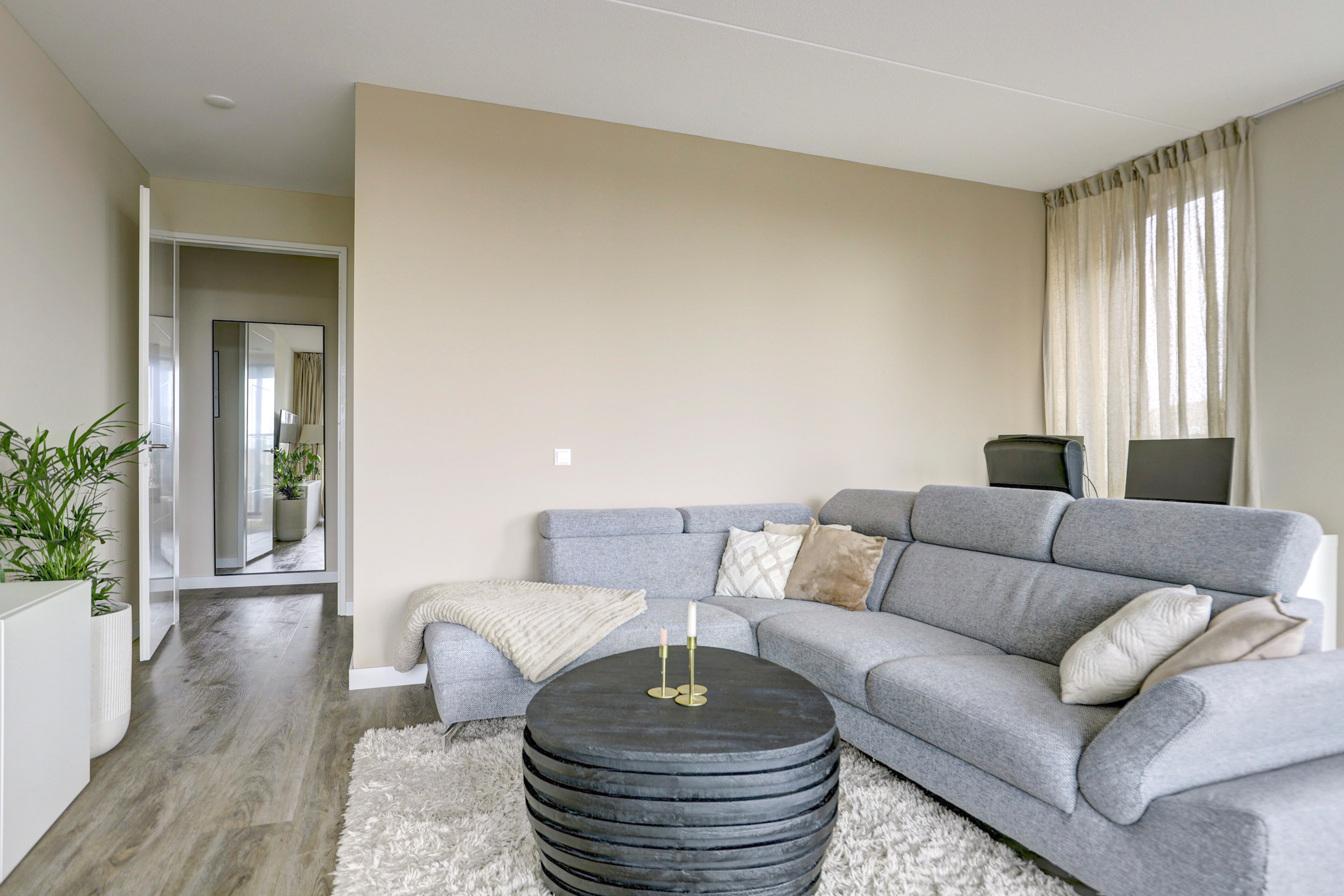 '$houseDetails->street_name'.' '.'$houseDetails->number'