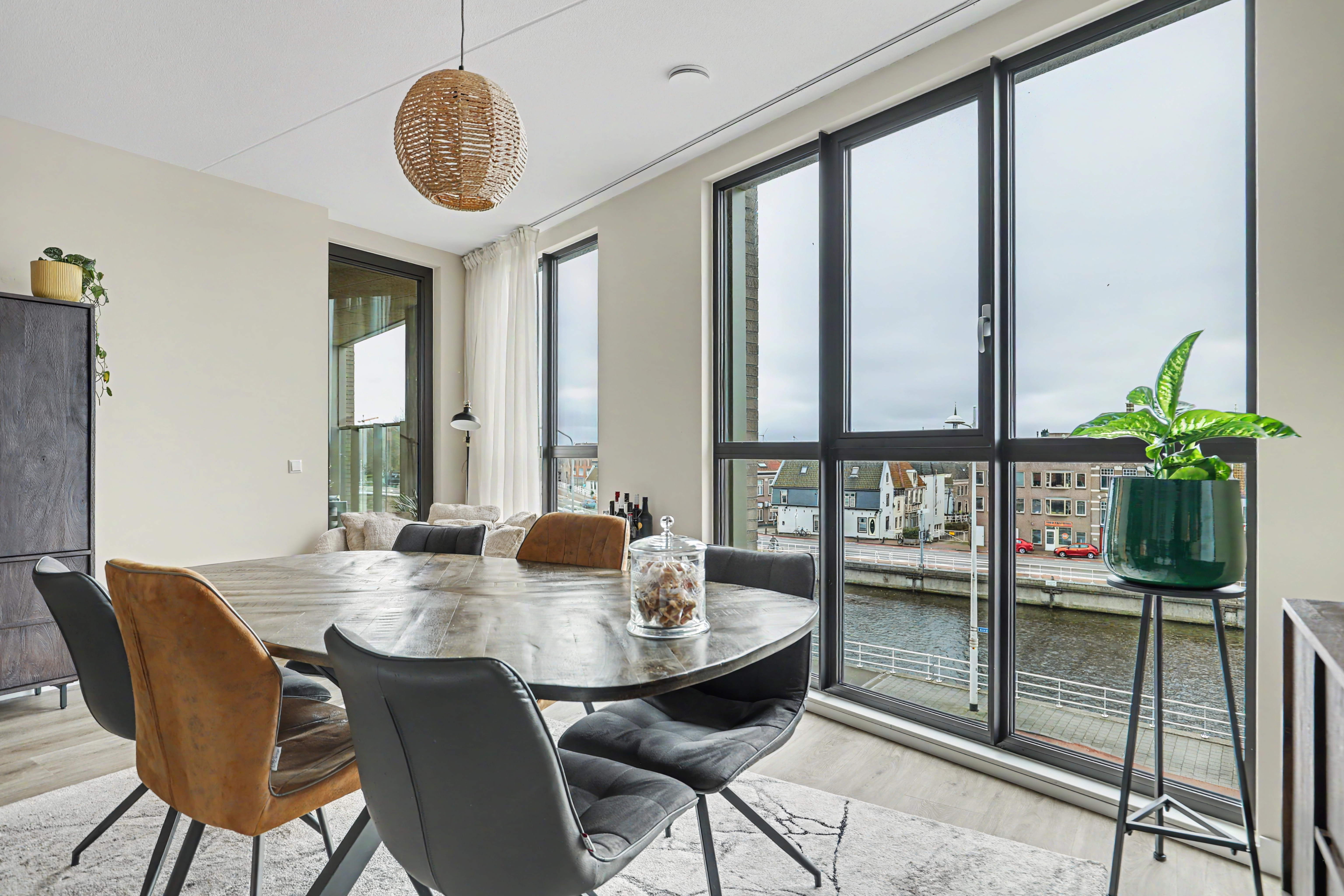 '$houseDetails->street_name'.' '.'$houseDetails->number'