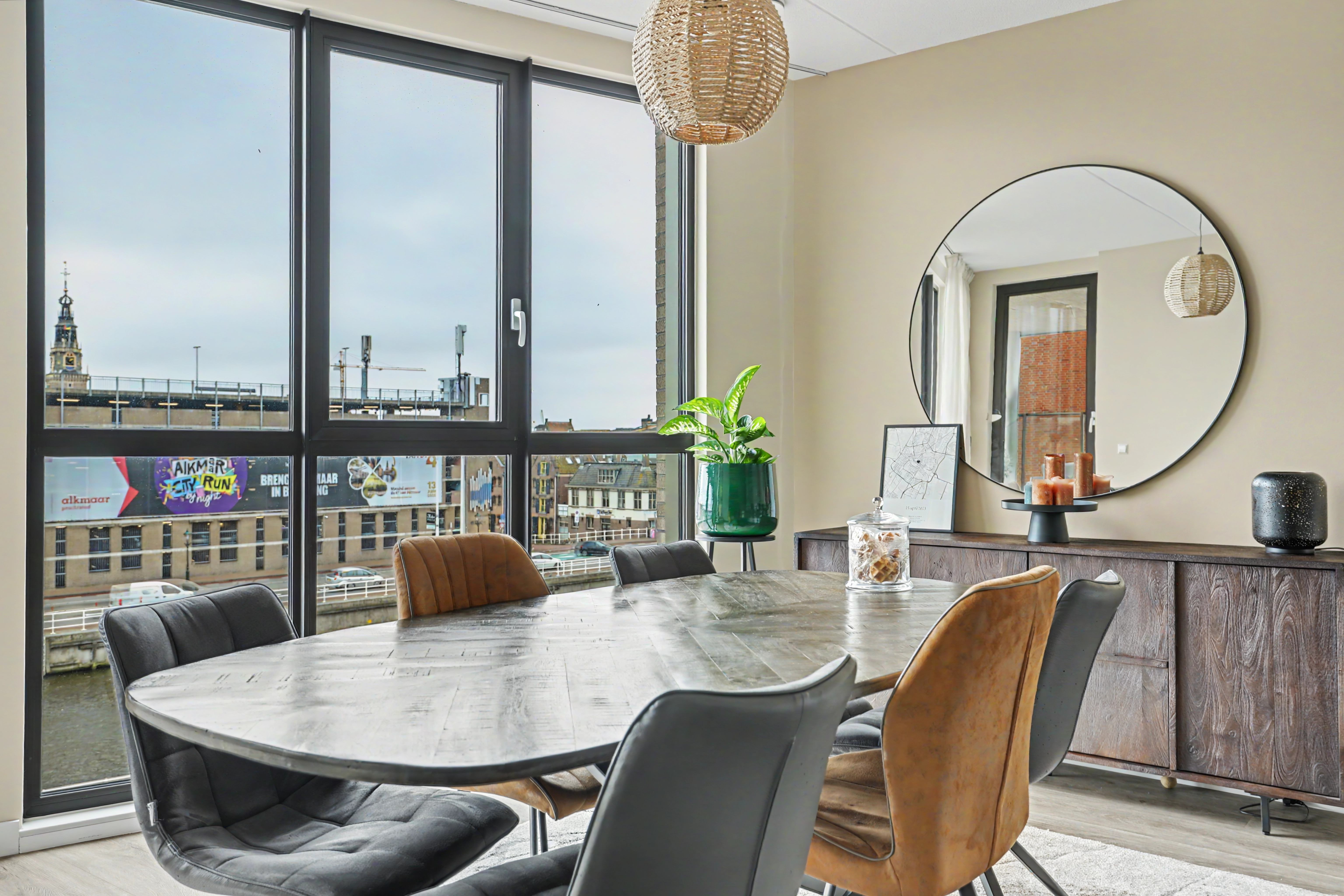 '$houseDetails->street_name'.' '.'$houseDetails->number'