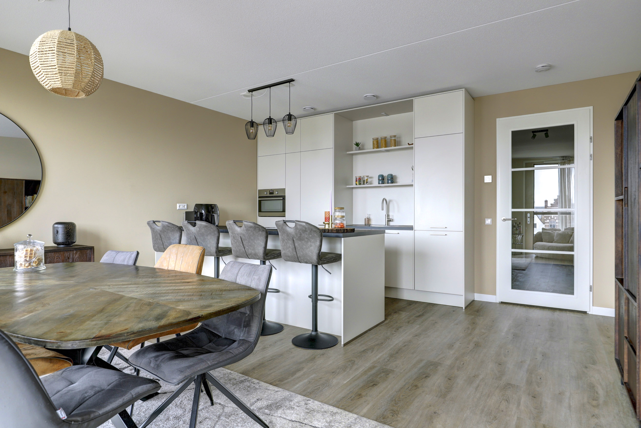 '$houseDetails->street_name'.' '.'$houseDetails->number'