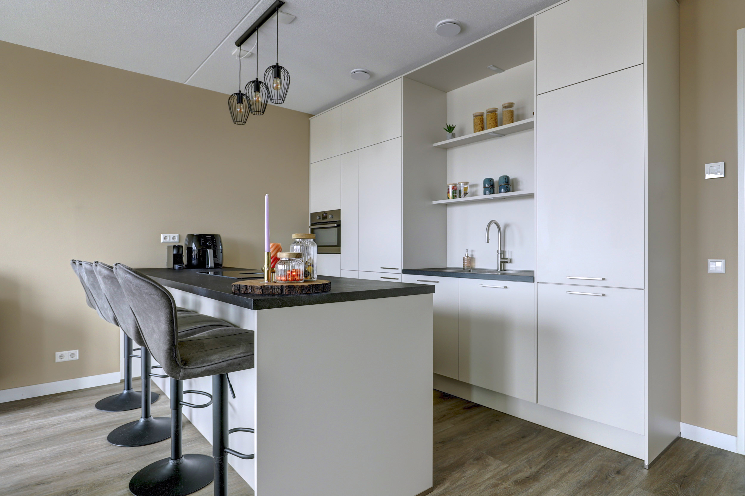 '$houseDetails->street_name'.' '.'$houseDetails->number'